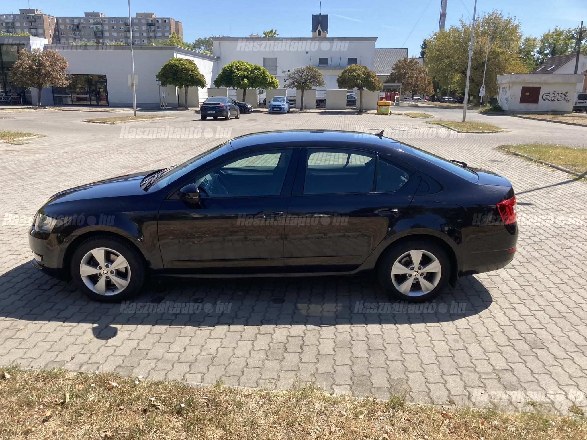 SKODA OCTAVIA 2013/8 - 1
