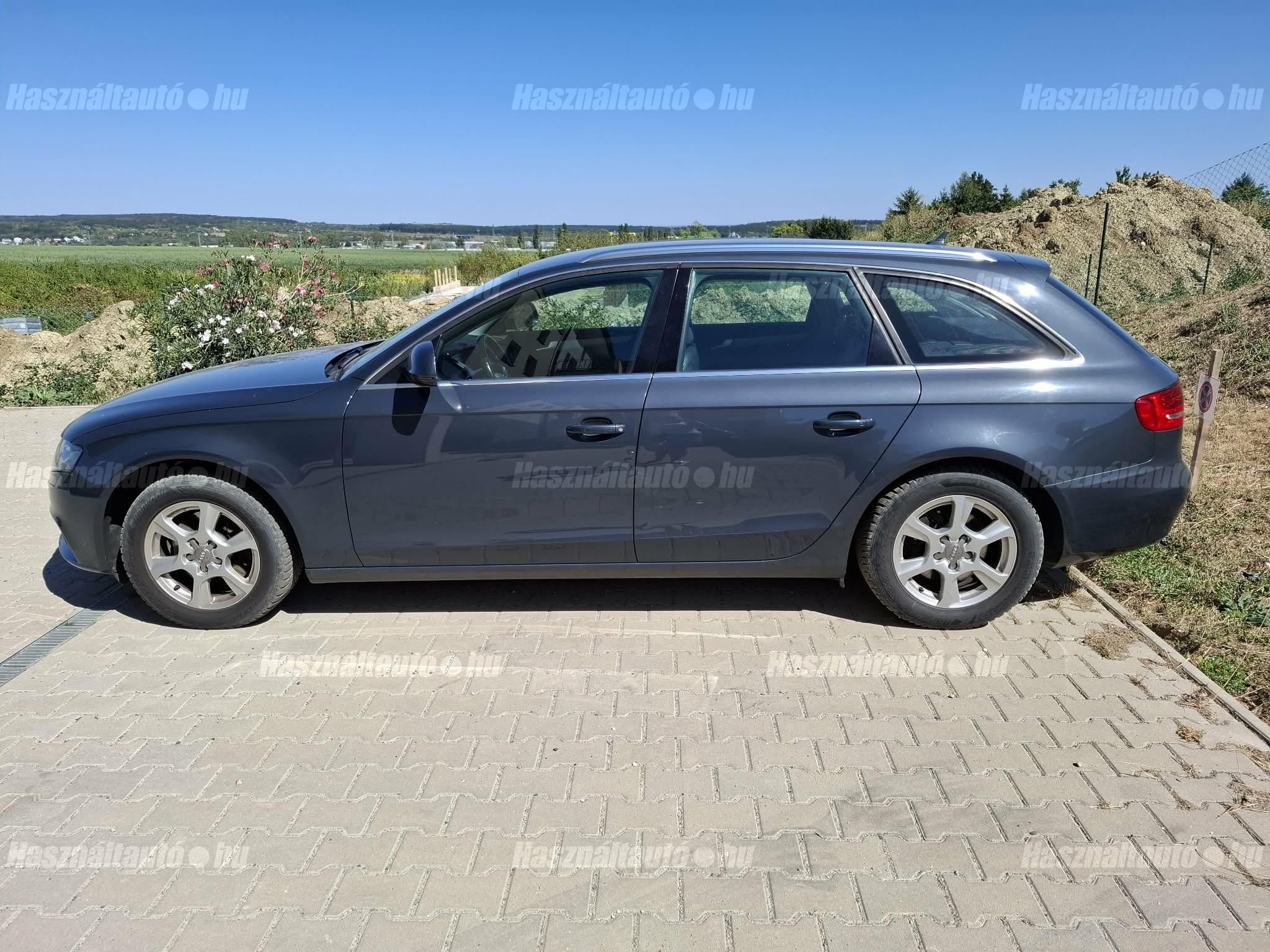 AUDI A4 2009/2 - 1