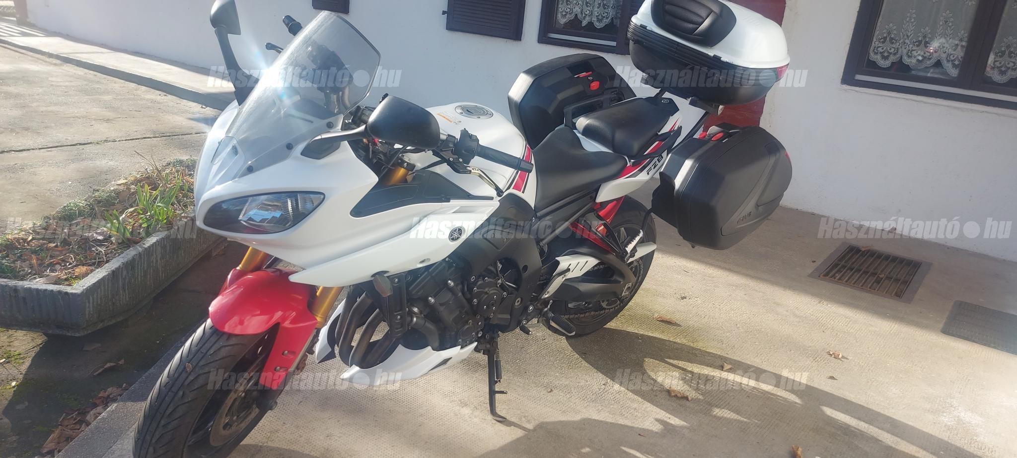 YAMAHA FZ8-S 2011/3 - 1