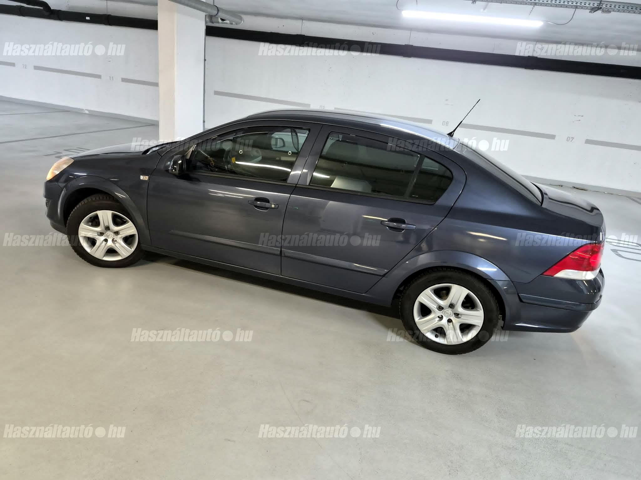 OPEL ASTRA H 2008/6 - 1