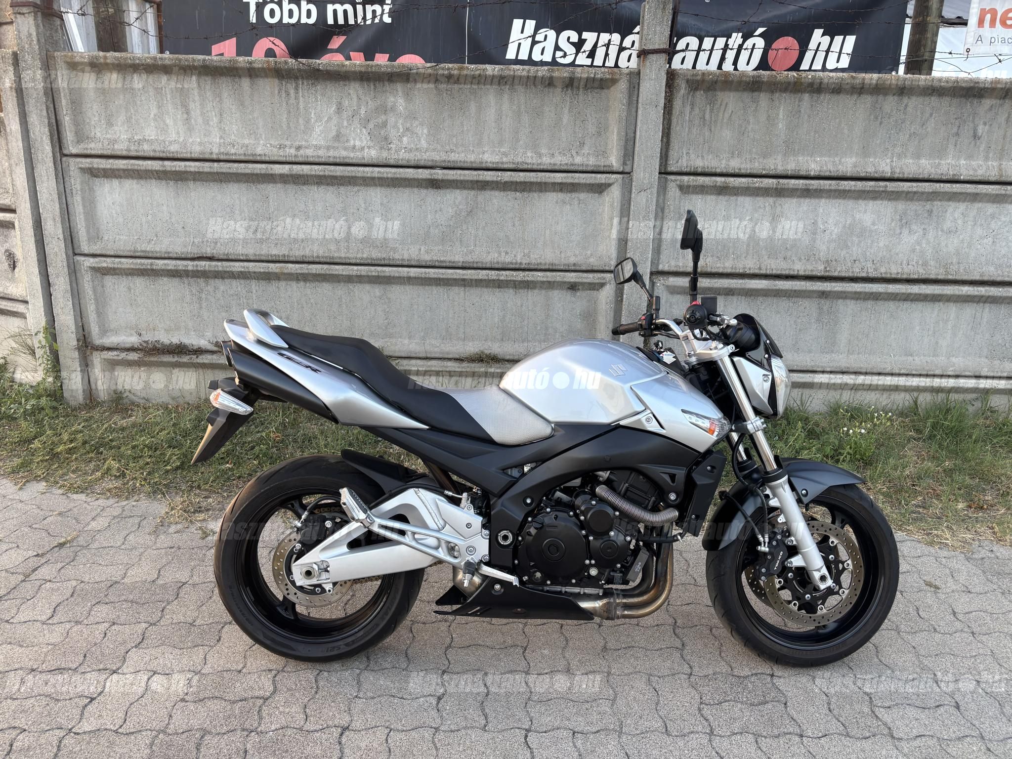 SUZUKI GSR 600 2009 - 1