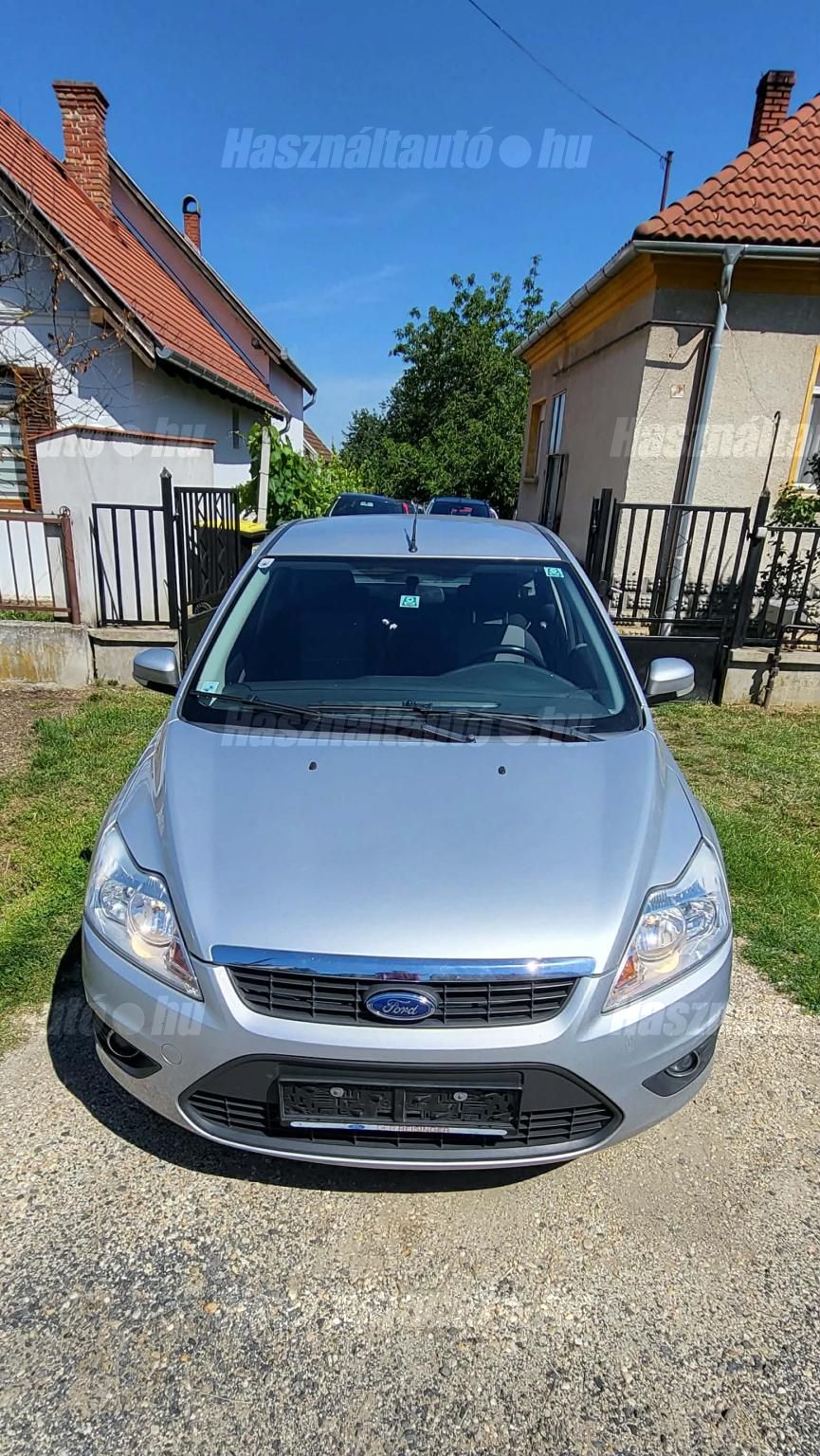 FORD FOCUS 2010 - 1