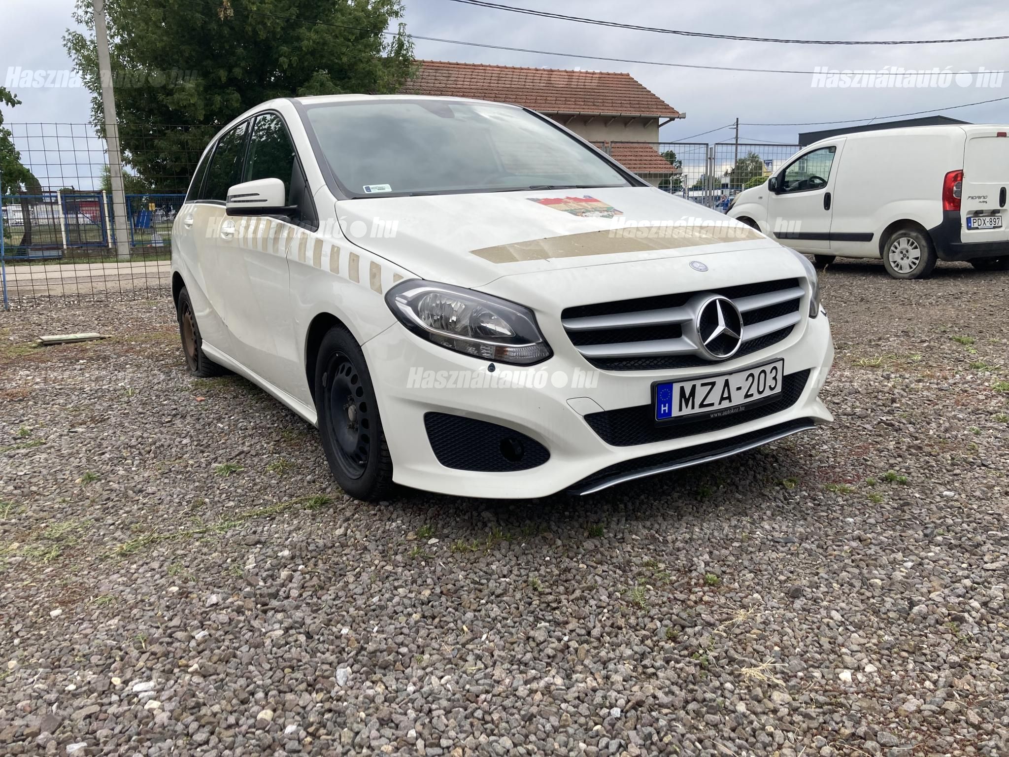 MERCEDES-BENZ B 220 2015/1 - 1