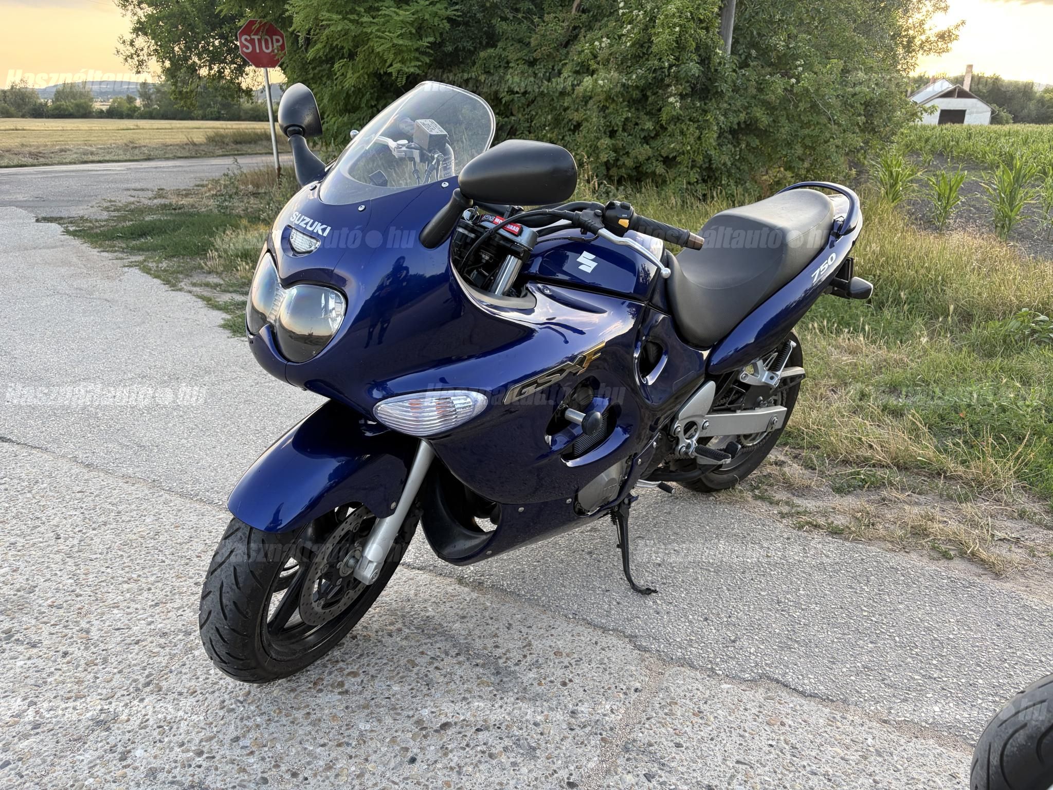 SUZUKI GSX 750 F 2004/6 - 1
