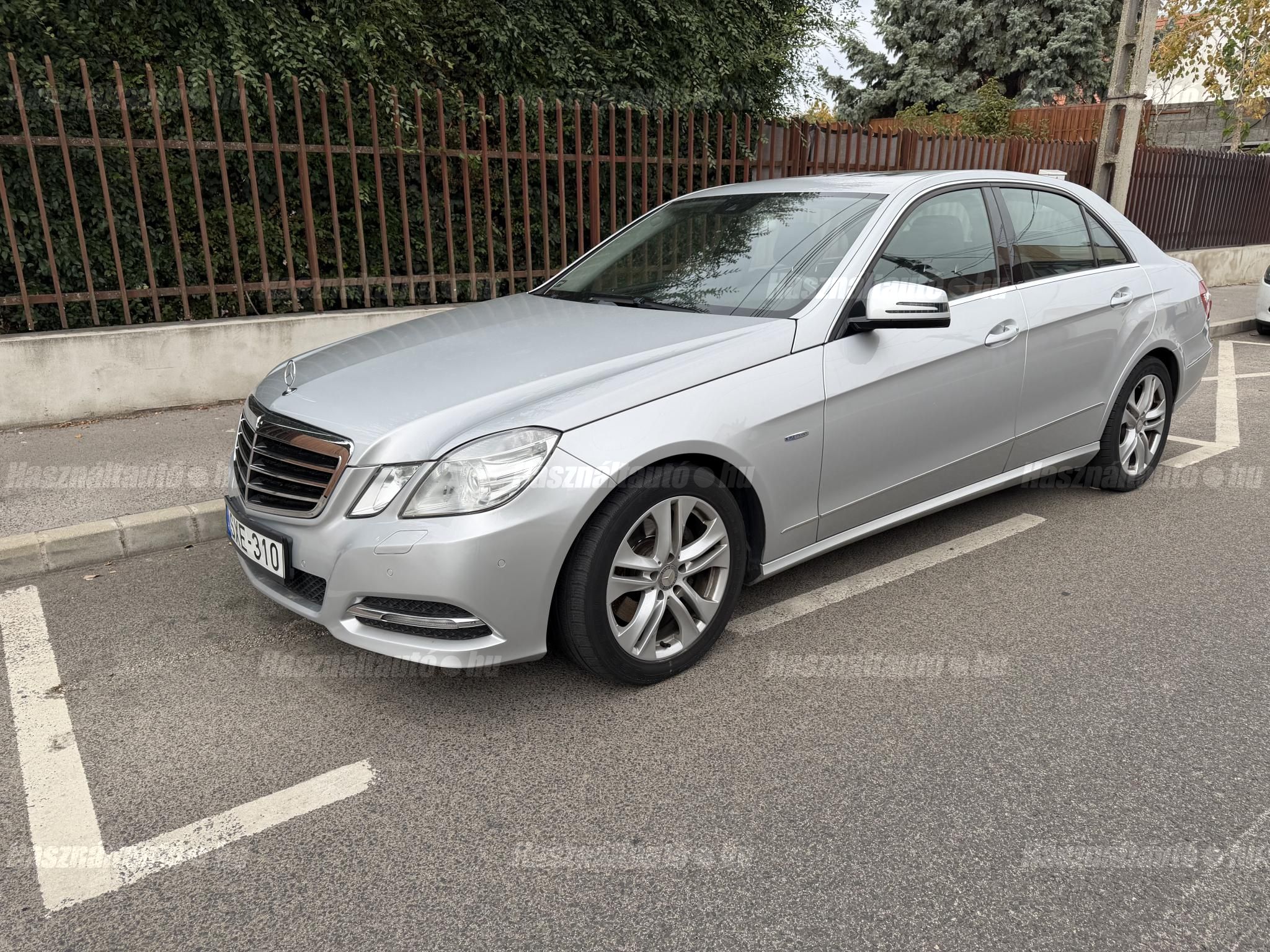MERCEDES-BENZ E 300 2011/8 - 1