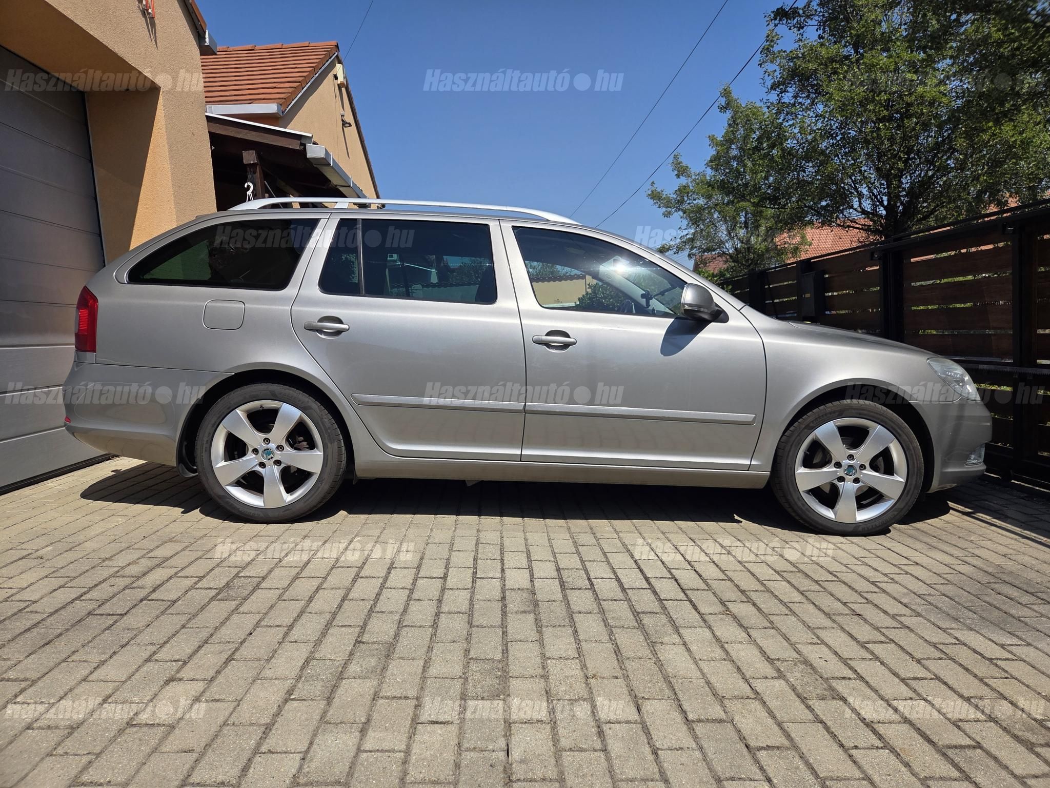SKODA OCTAVIA 2011/10 - 1