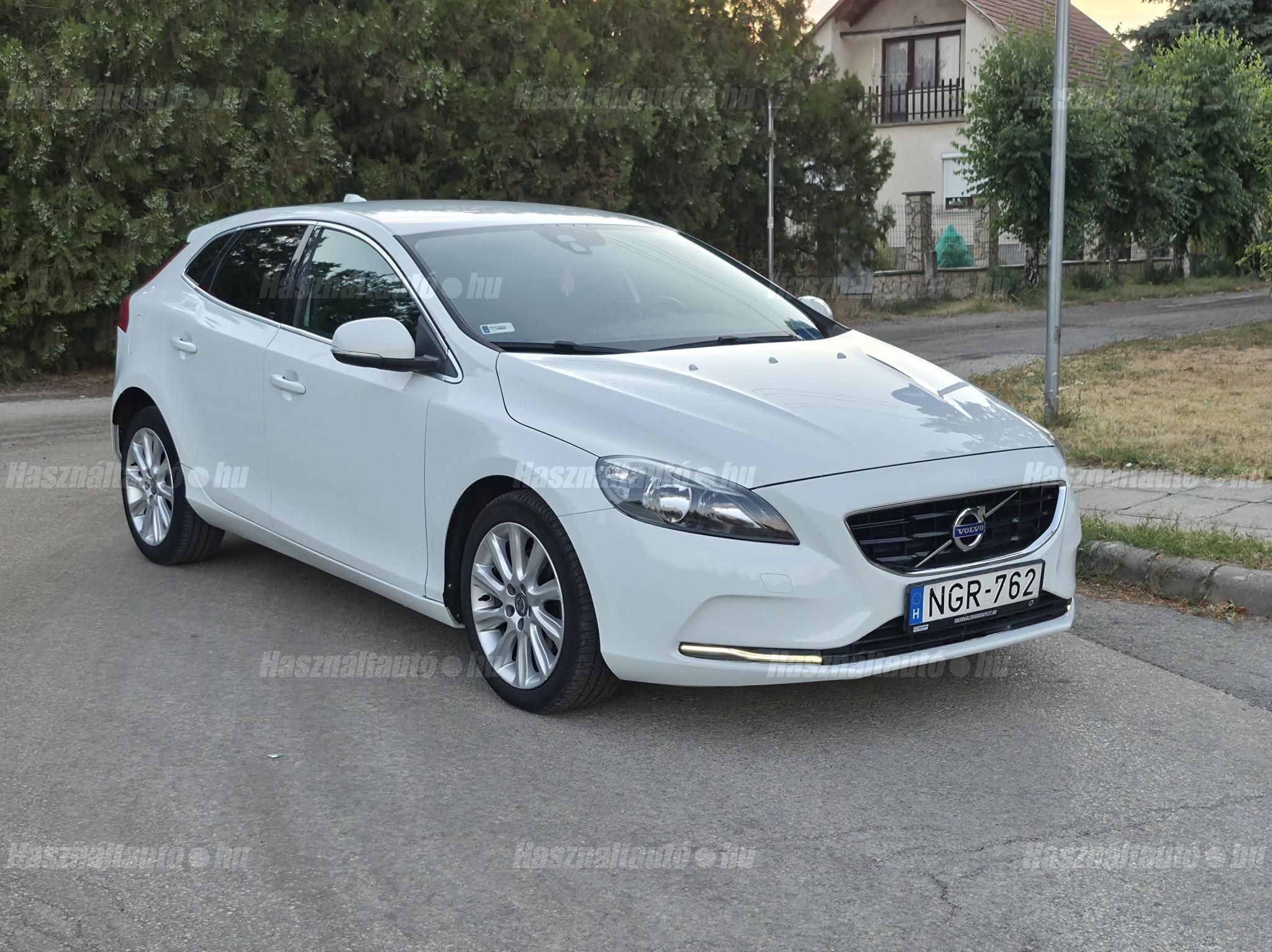 VOLVO V40 2015/8 - 1