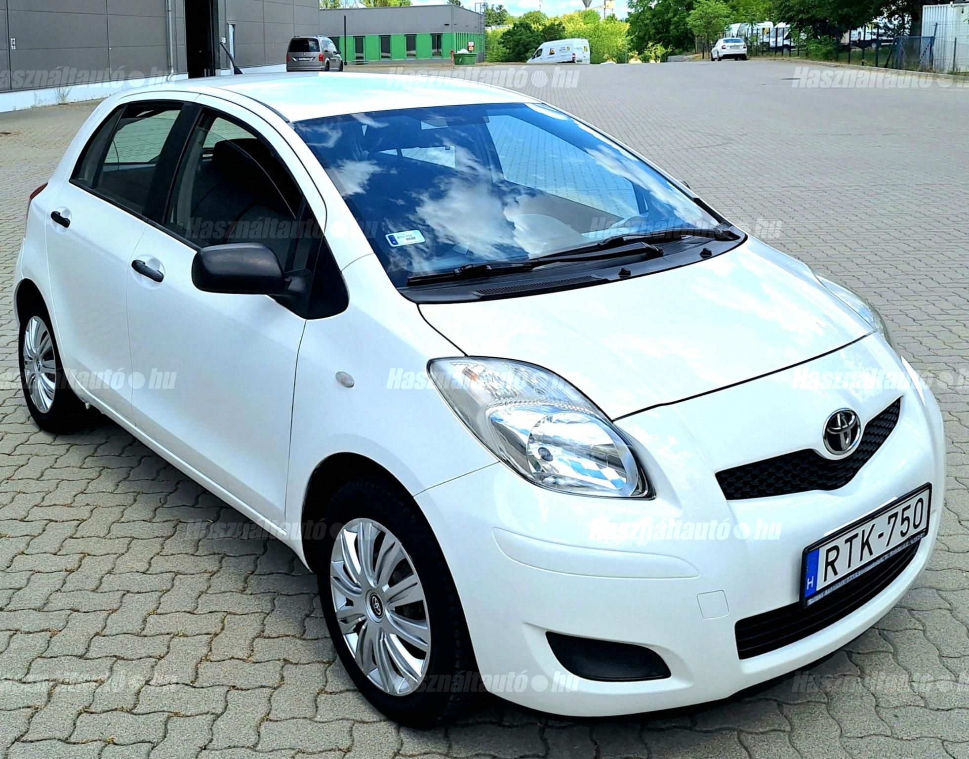 TOYOTA YARIS 2009/6 - 1