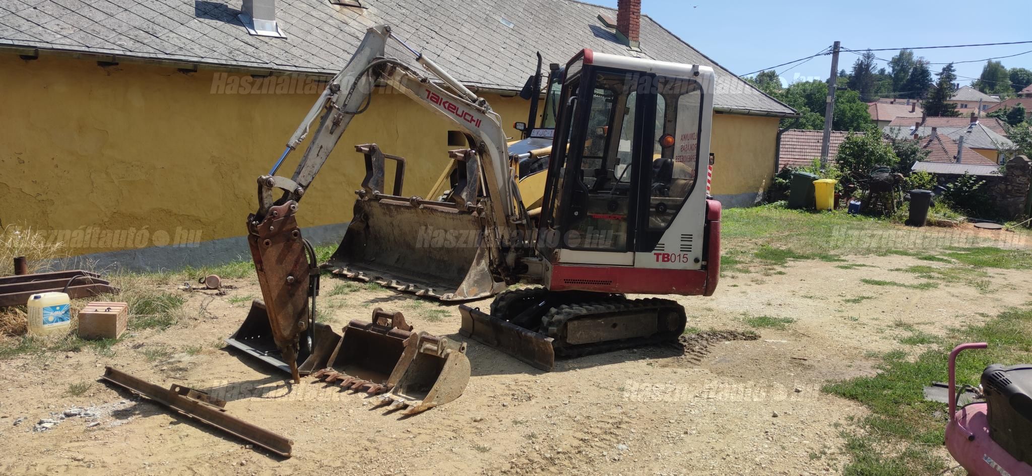 TAKEUCHI 2000/4 - 1