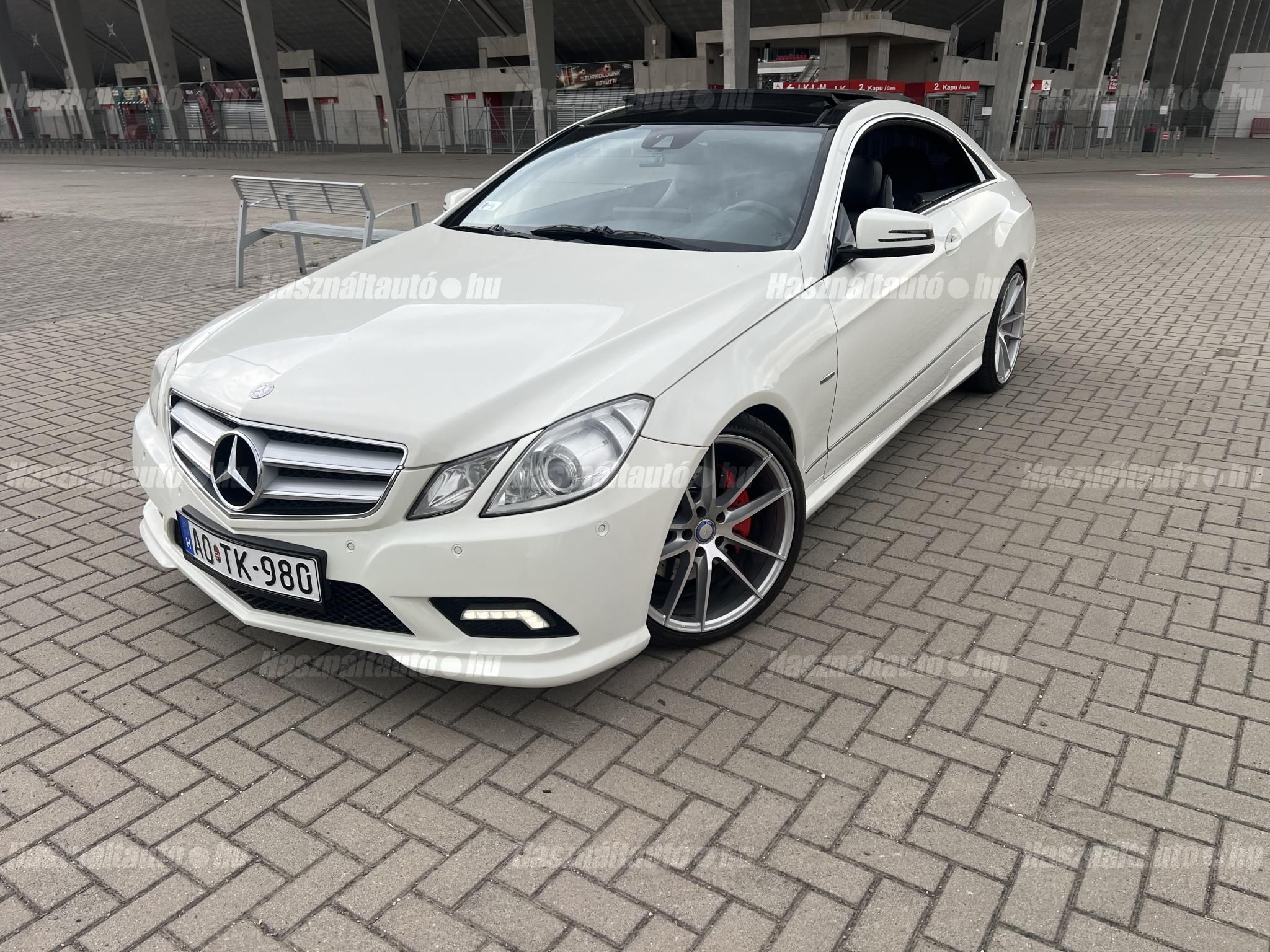 MERCEDES-BENZ E 220 2011/8 - 1