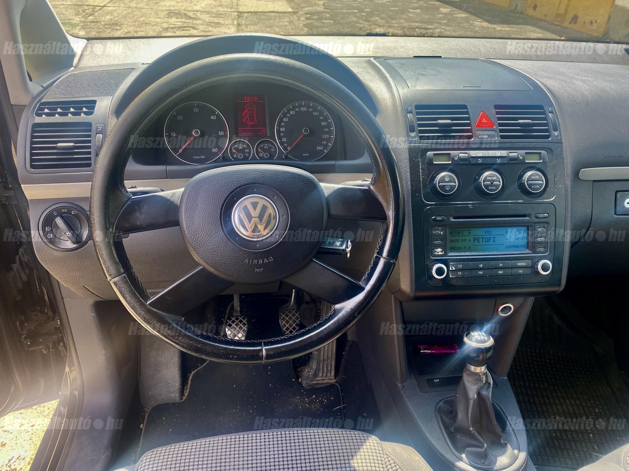 VOLKSWAGEN TOURAN 2006/9 - 1