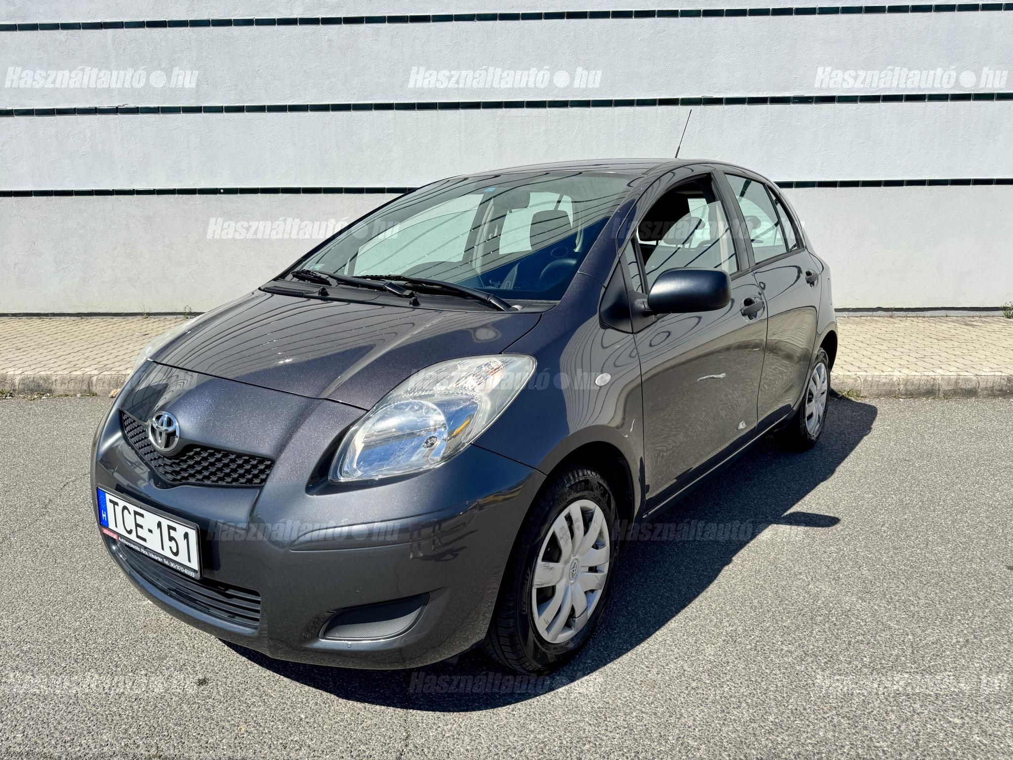 TOYOTA YARIS 2010/8 - 1