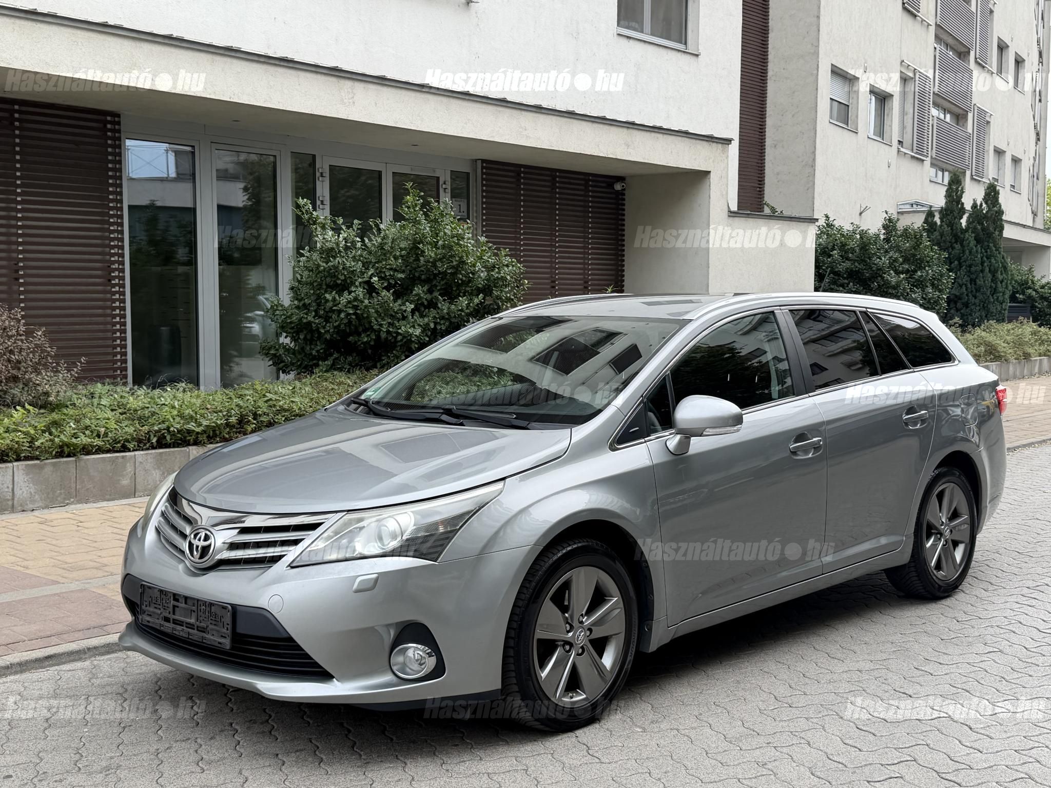 TOYOTA AVENSIS 2014/12 - 1