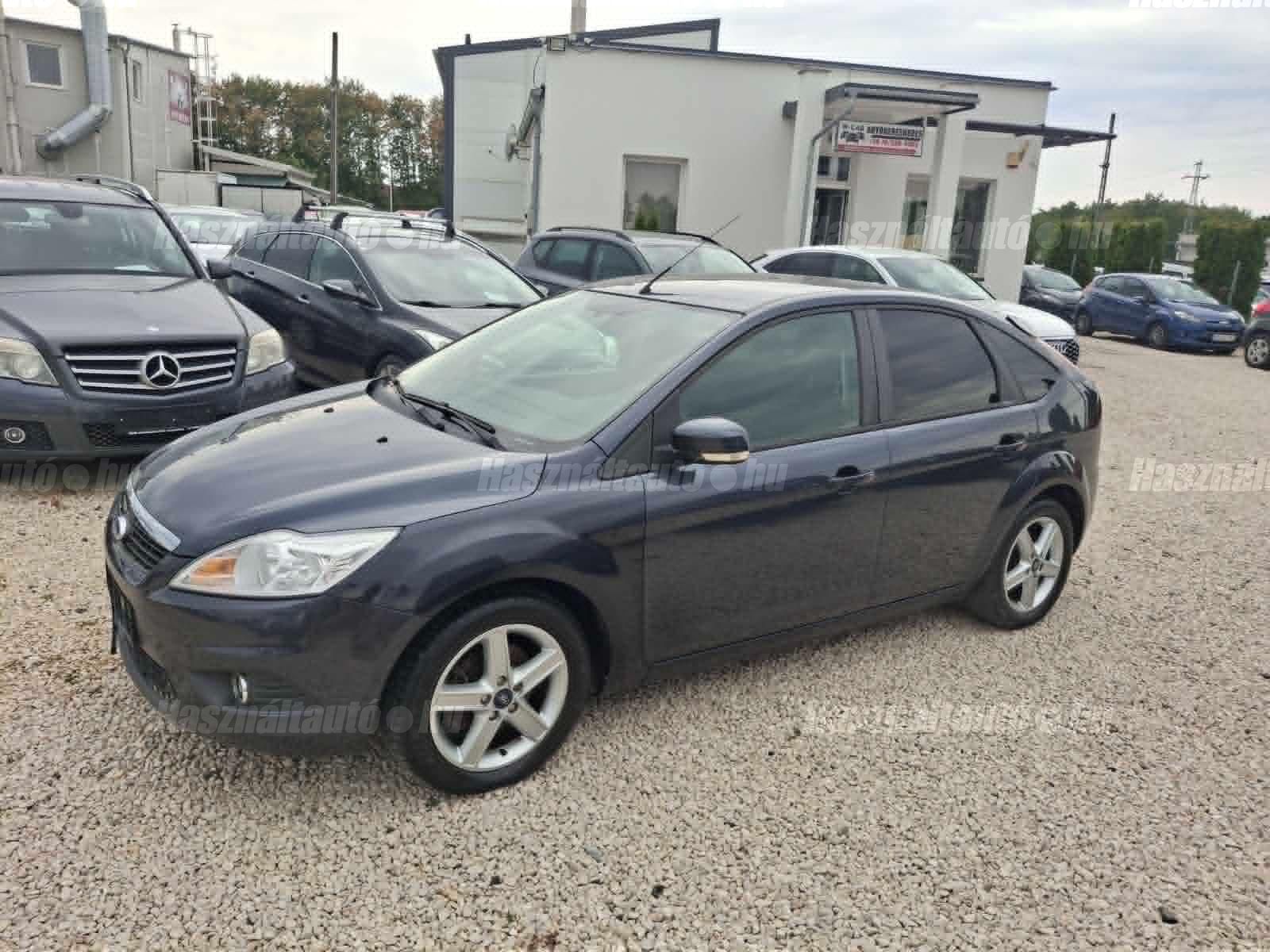FORD FOCUS 2010/10 - 1
