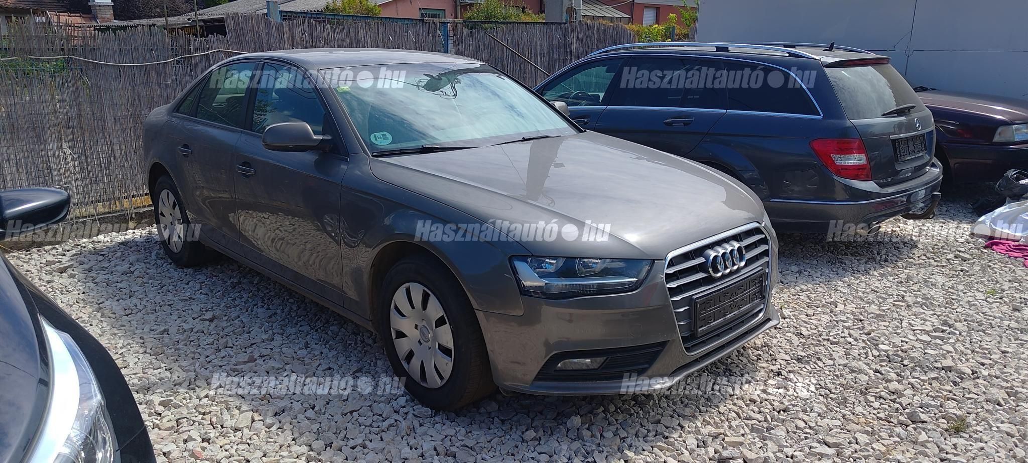 AUDI A4 2013/9 - 1