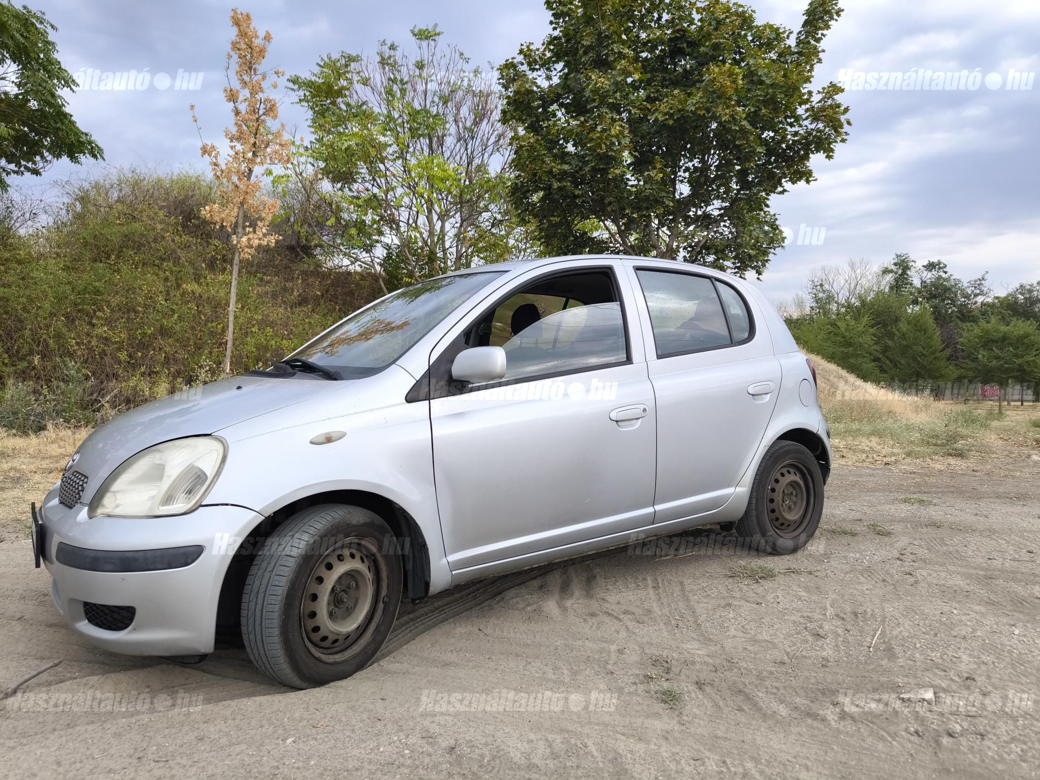 TOYOTA YARIS 2003/8 - 1