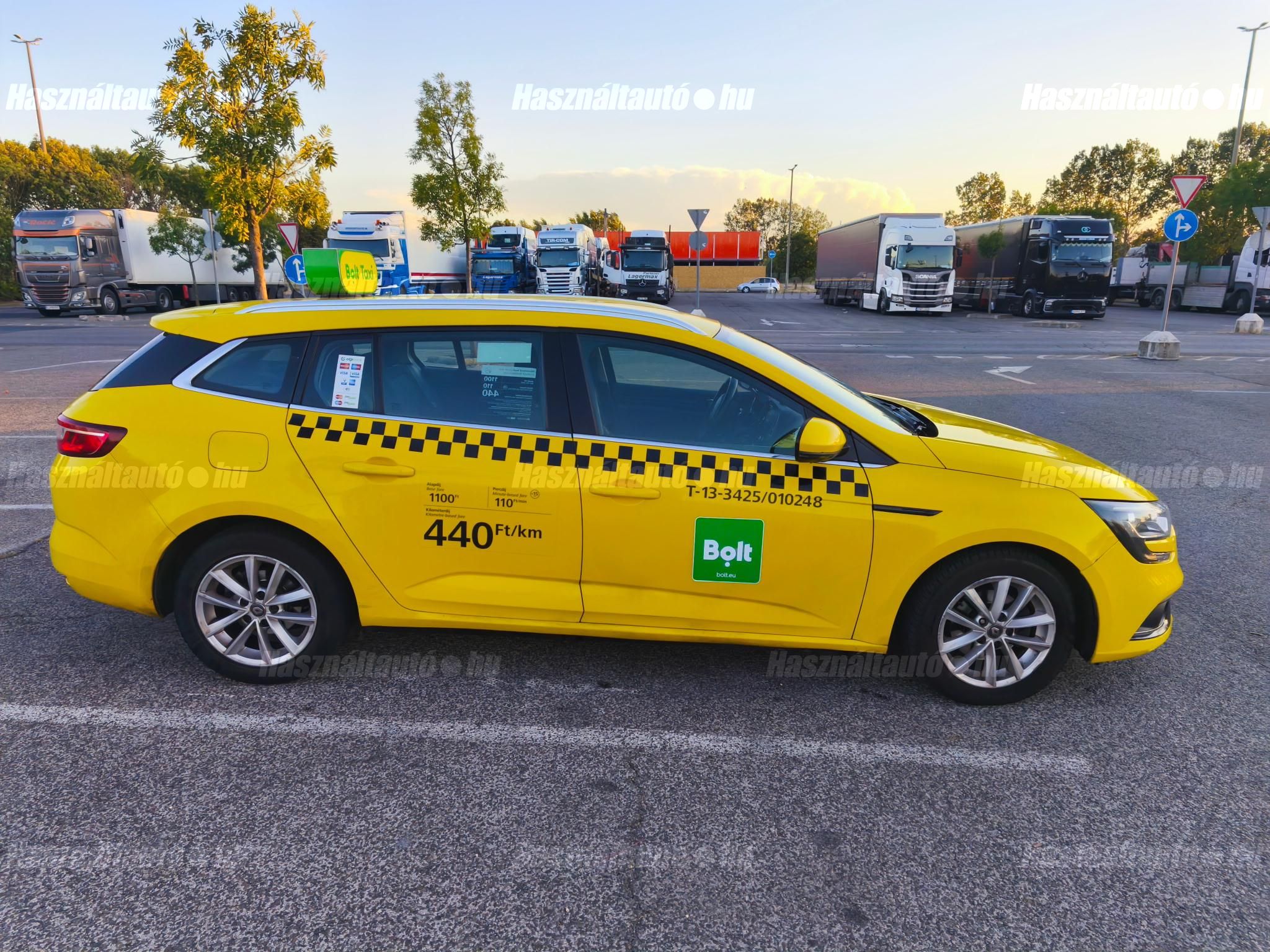 RENAULT MEGANE 2019/8 - 1