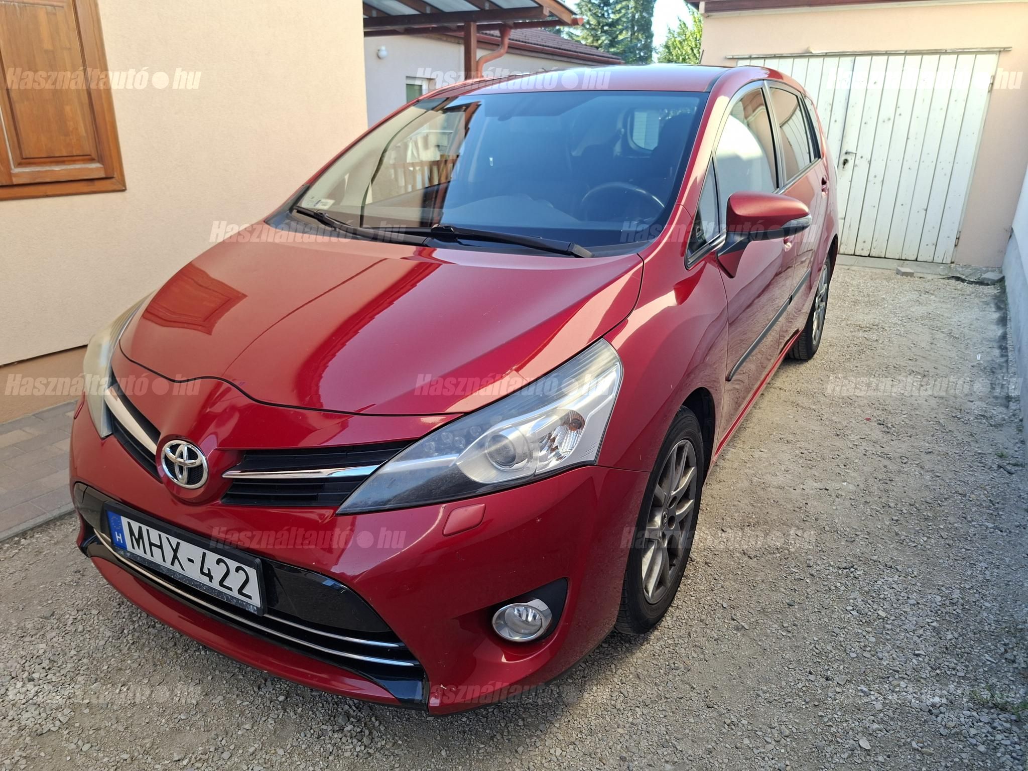 TOYOTA VERSO 2013/7 - 1