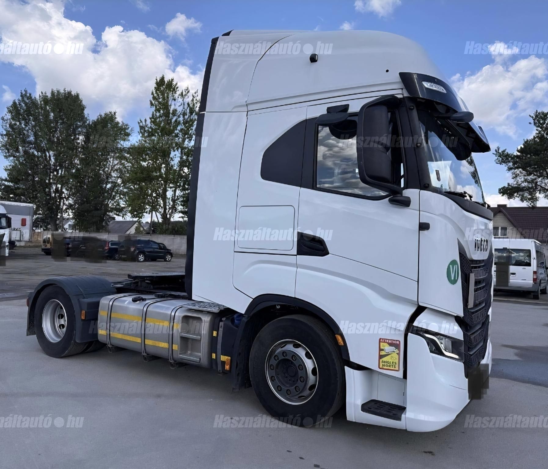 IVECO 2022/8 - 1