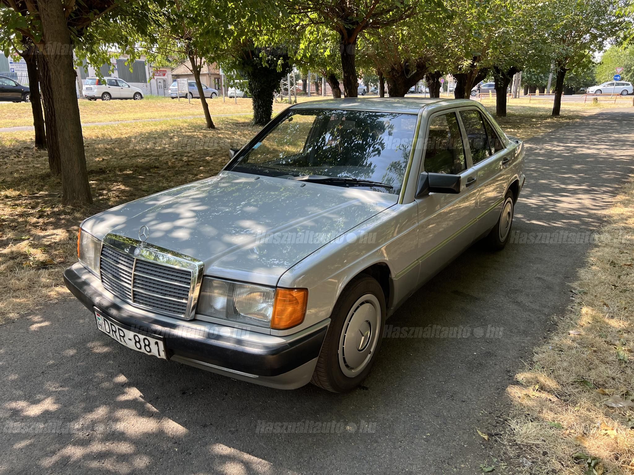 MERCEDES-BENZ 190 1990/5 - 1