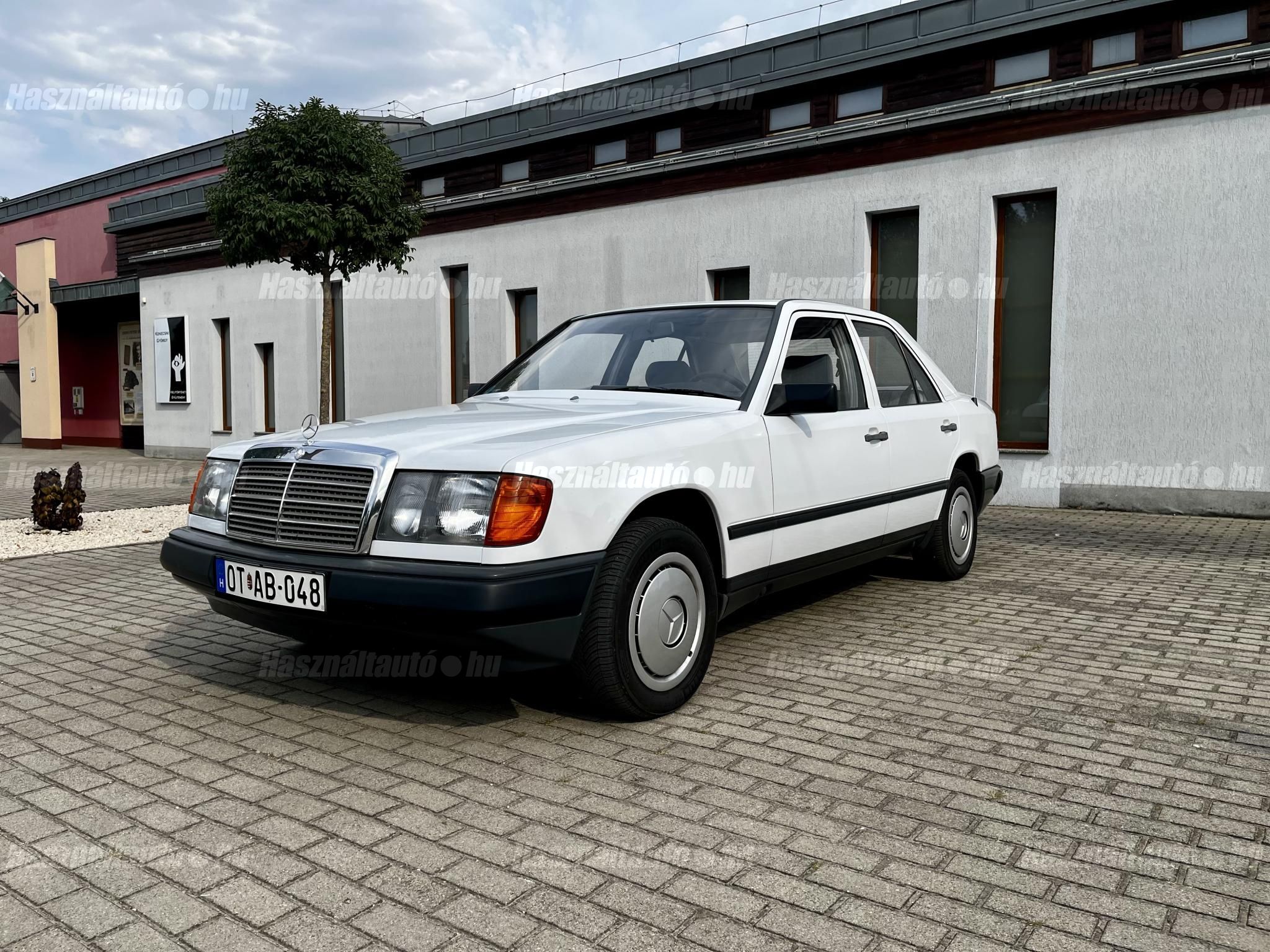 MERCEDES-BENZ W 124 1988/3 - 1