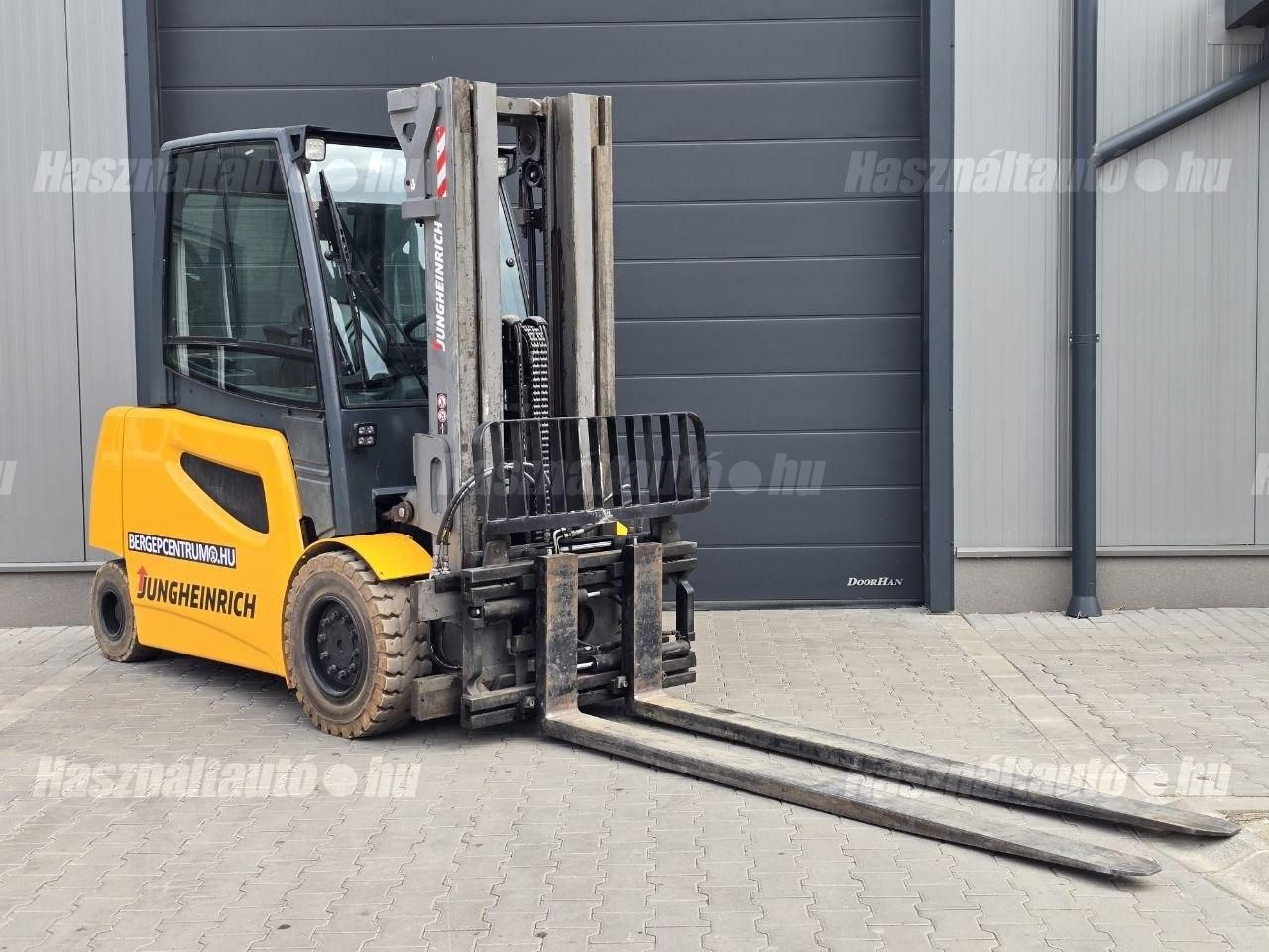 JUNGHEINRICH 2015 - 1