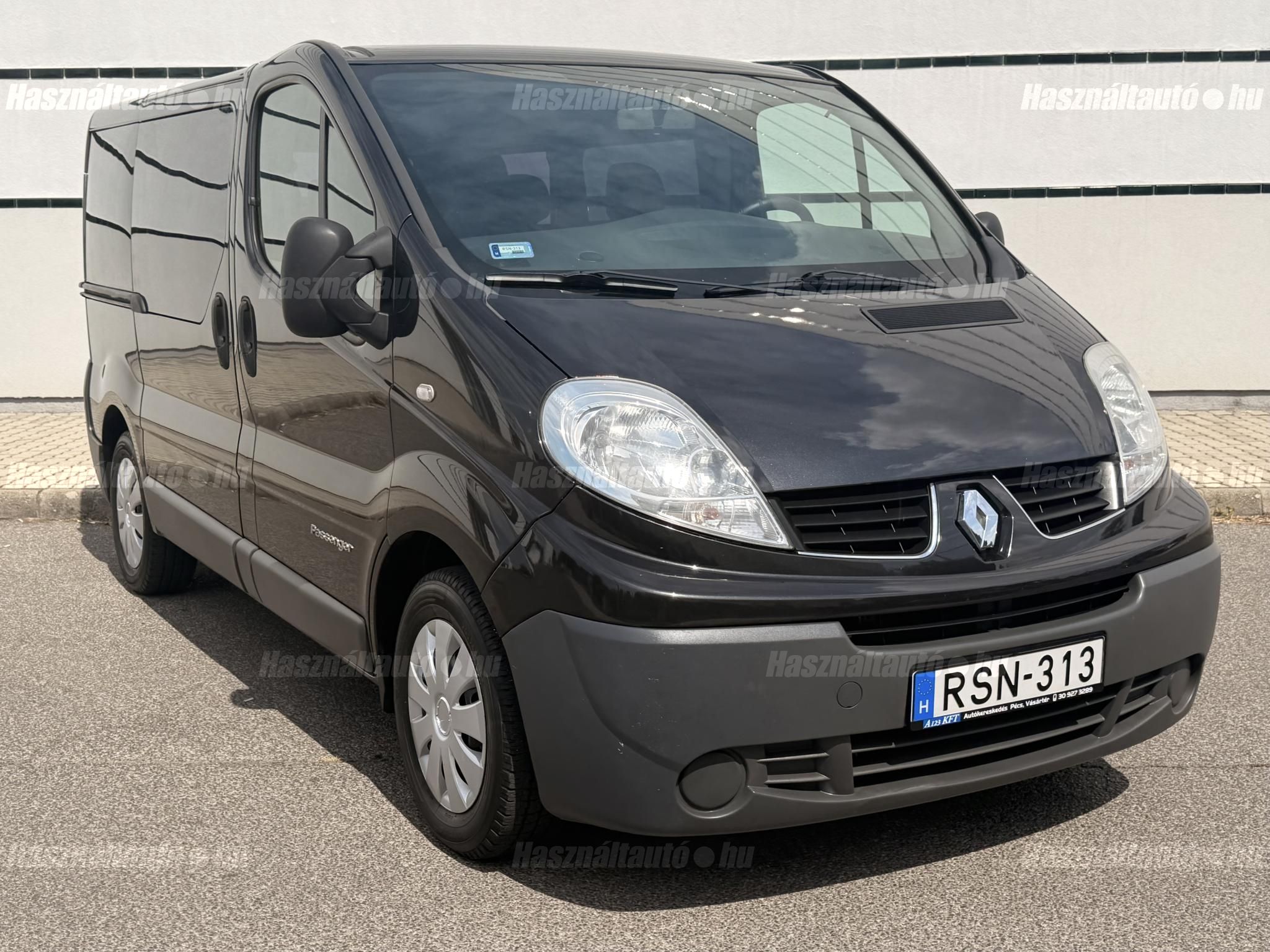 RENAULT TRAFIC 2010/11 - 1