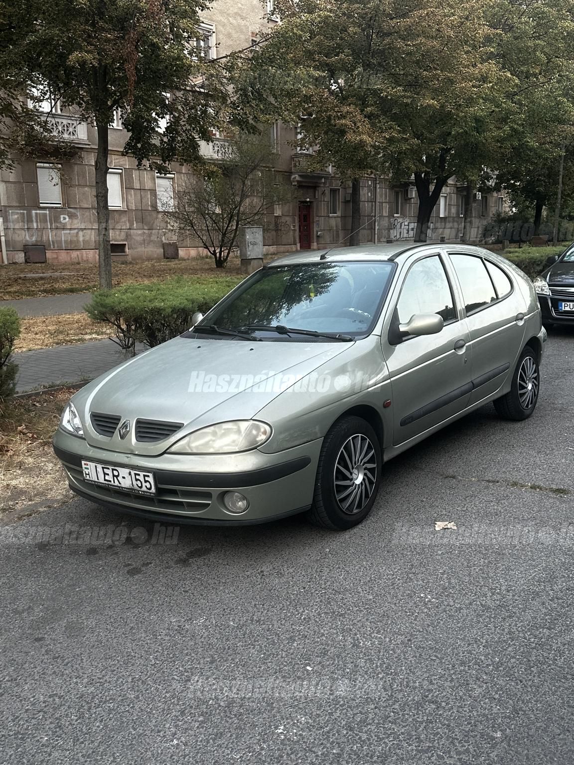 RENAULT MEGANE 2002/8 - 1