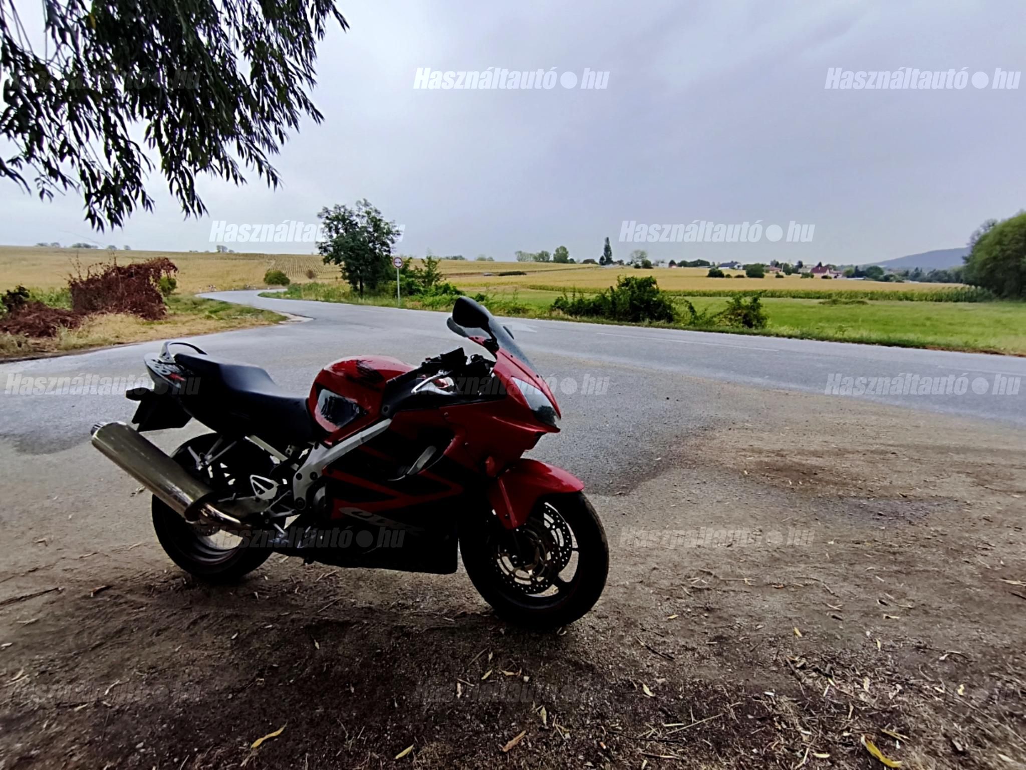 HONDA CBR 600 F 2007/5 - 1