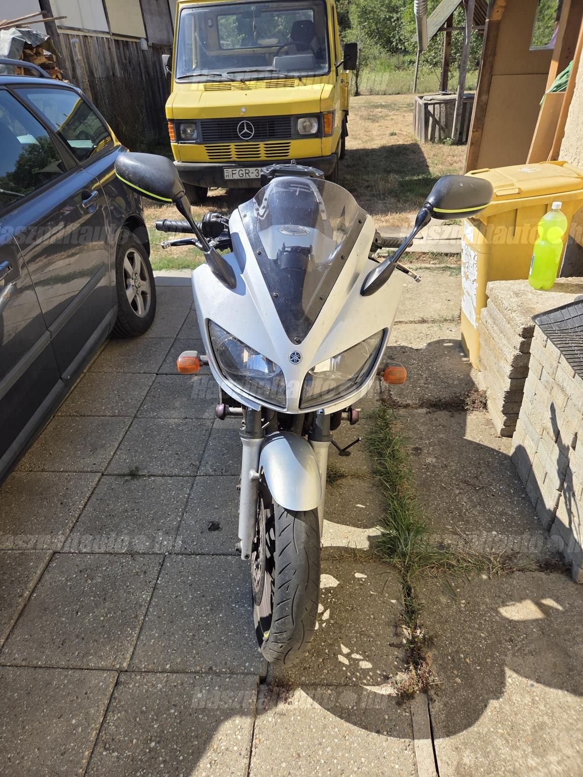 YAMAHA FZS 600 (FAZER) 2002/4 - 1