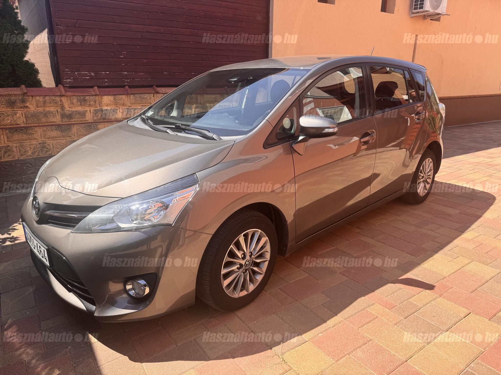 TOYOTA VERSO 2016/12 - 1