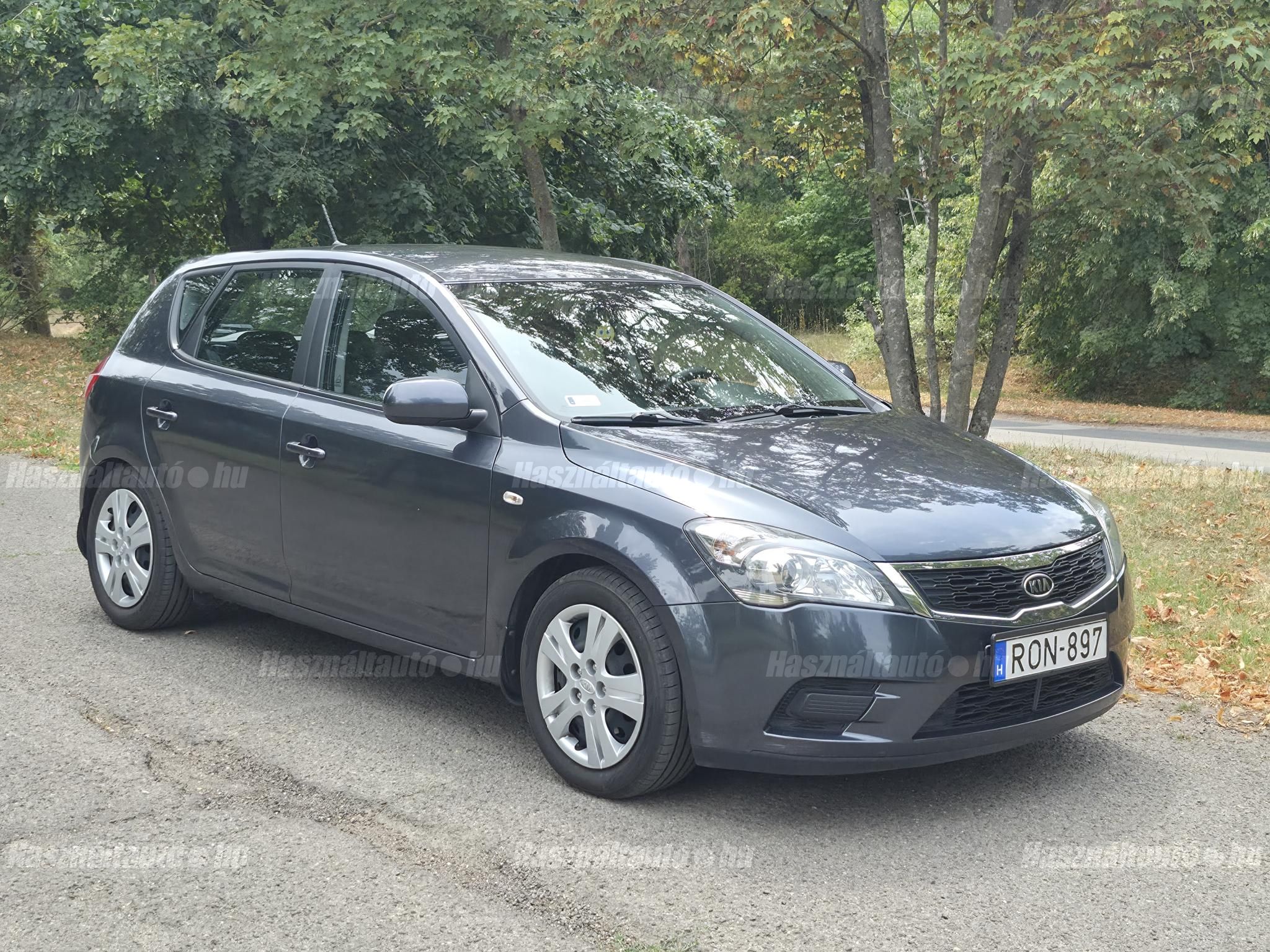 KIA CEE'D 2010/3 - 1