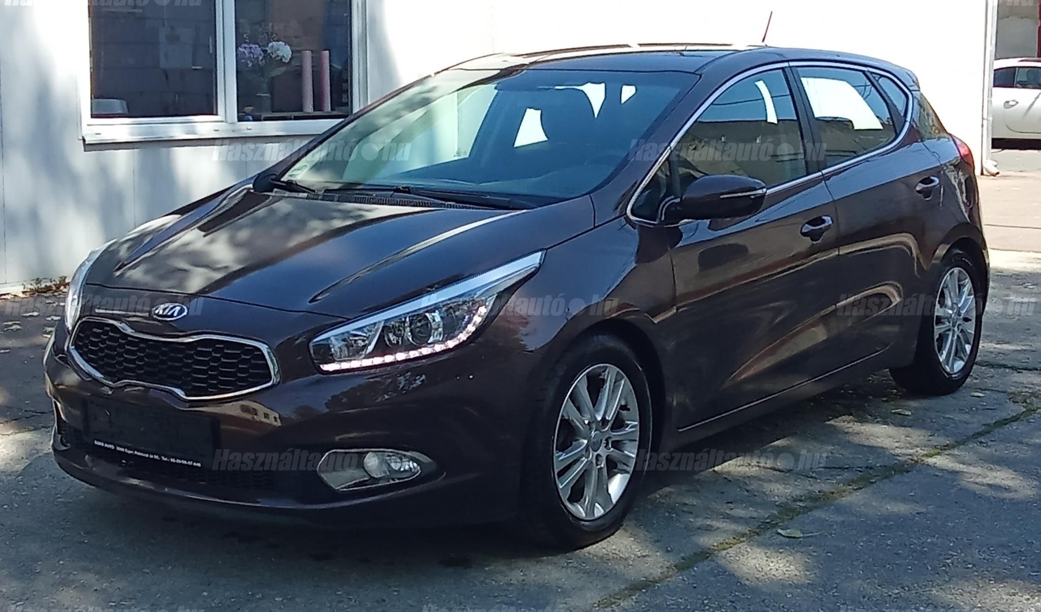 KIA CEE'D 2013/9 - 1