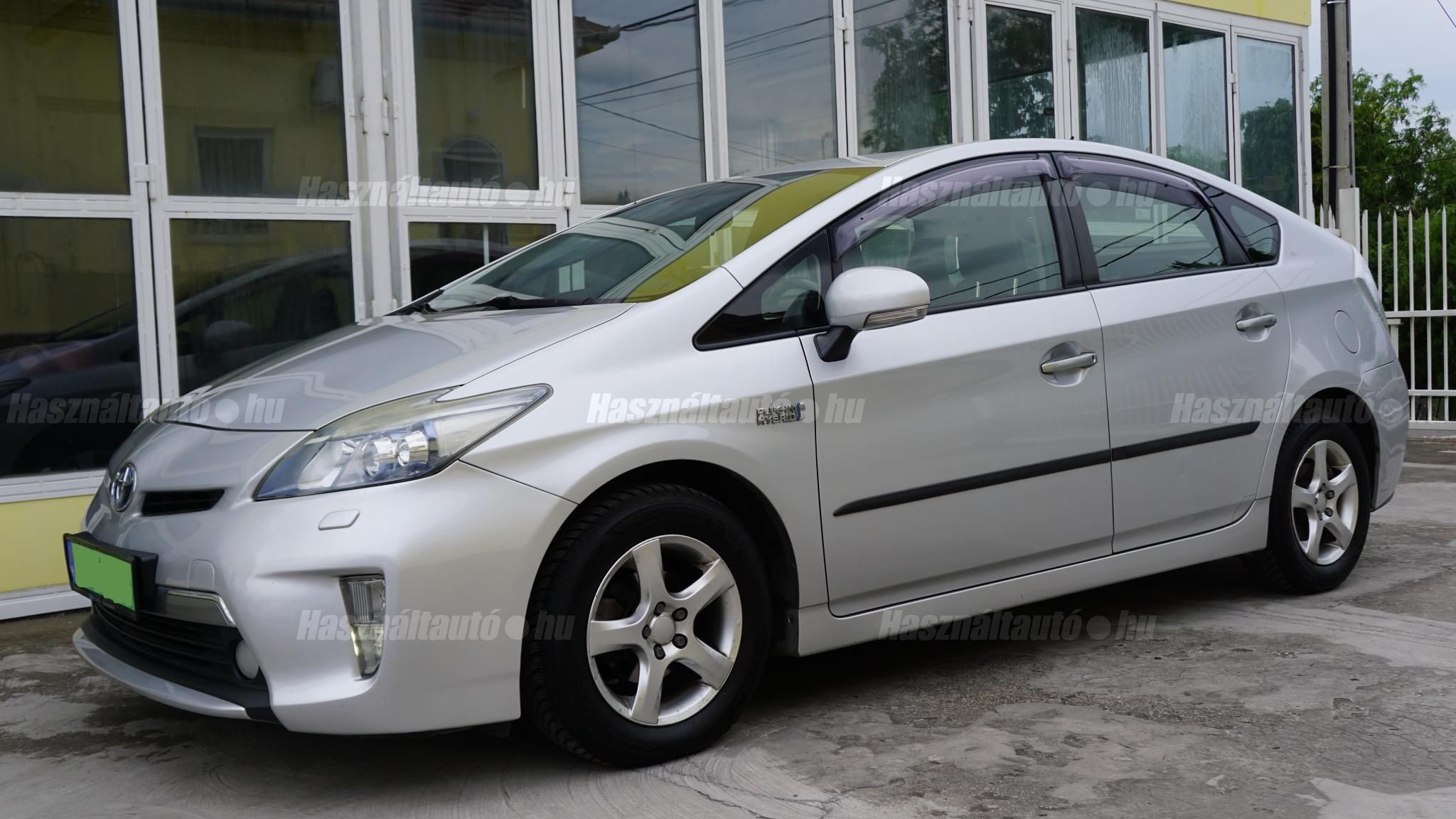 TOYOTA PRIUS PLUG-IN 2013/4 - 1