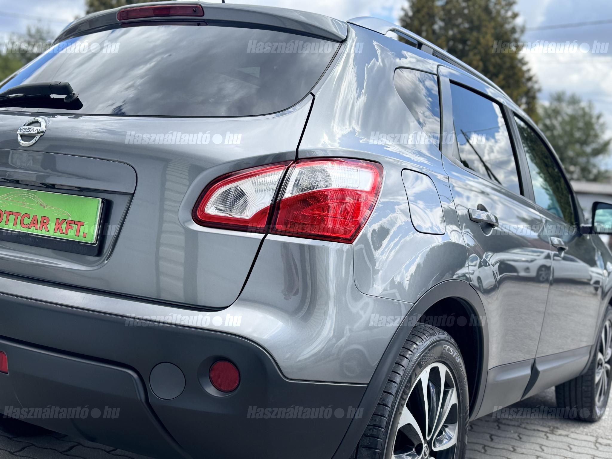 NISSAN QASHQAI 2011 - 1