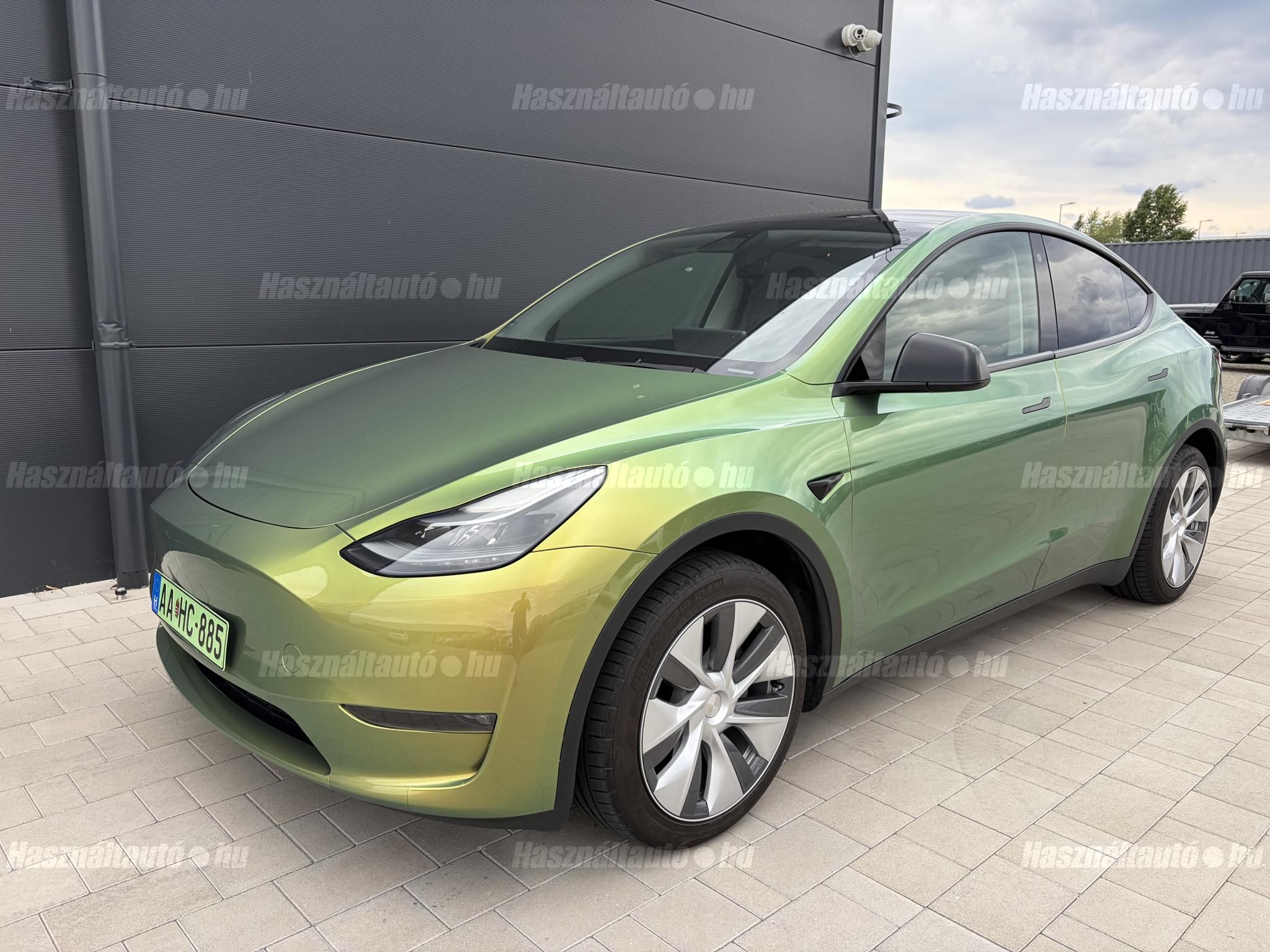 TESLA MODEL Y 2023/2 - 1