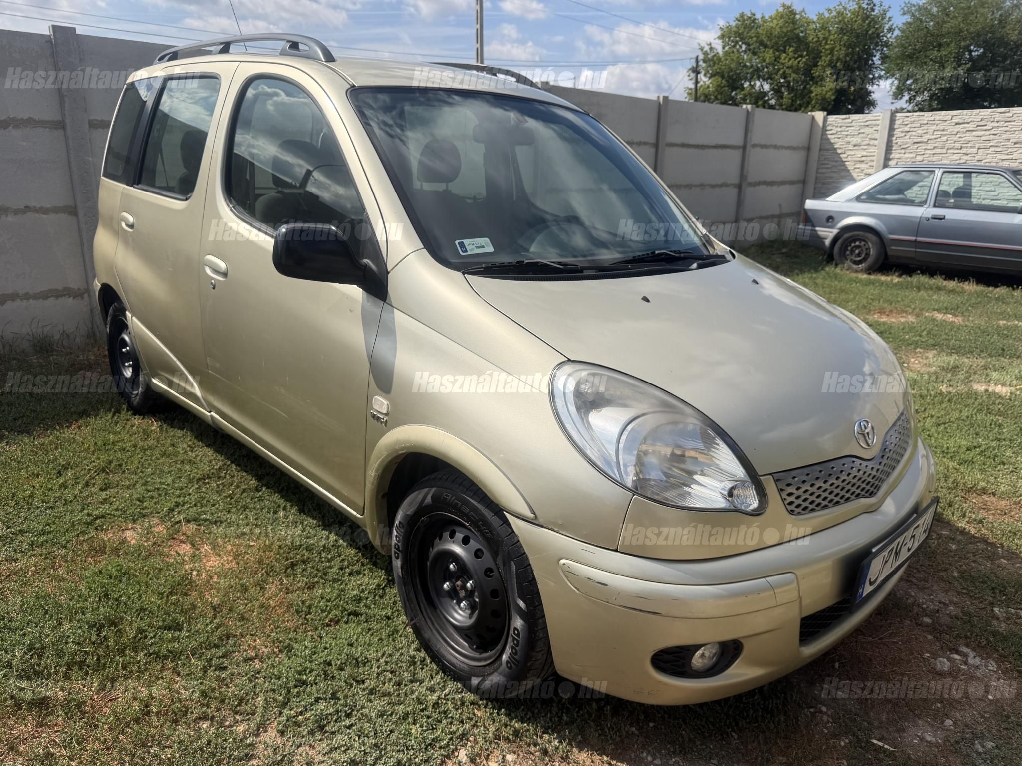 TOYOTA YARIS VERSO 2004/2 - 1