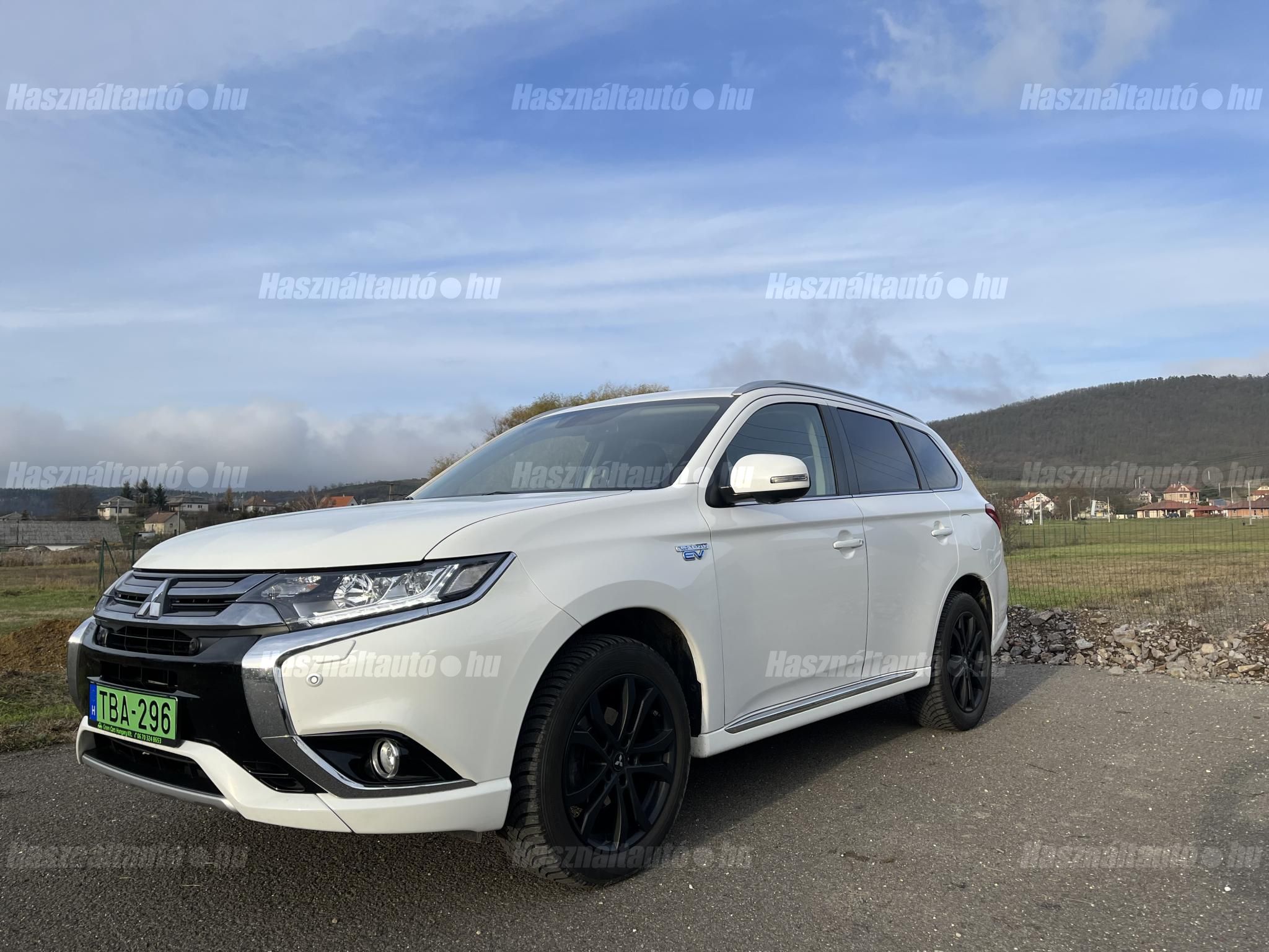 MITSUBISHI OUTLANDER 2016/10 - 1