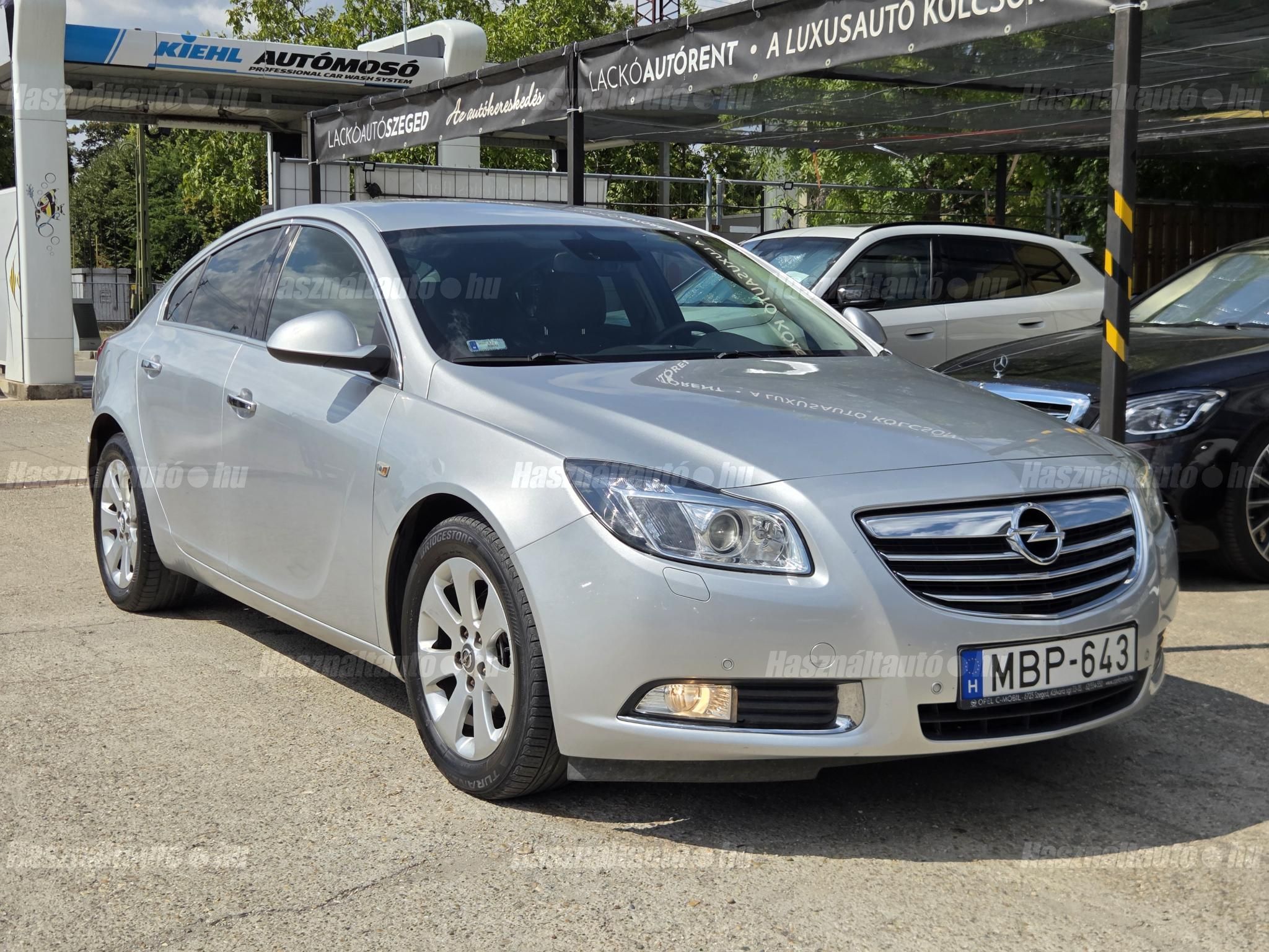 OPEL INSIGNIA 2012/4 - 1