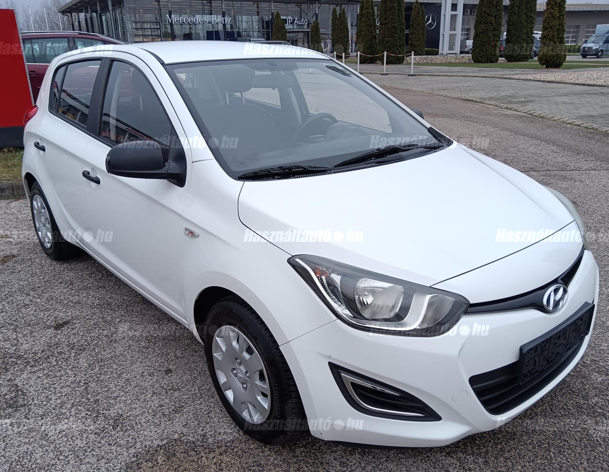 HYUNDAI I20 2013/11 - 1