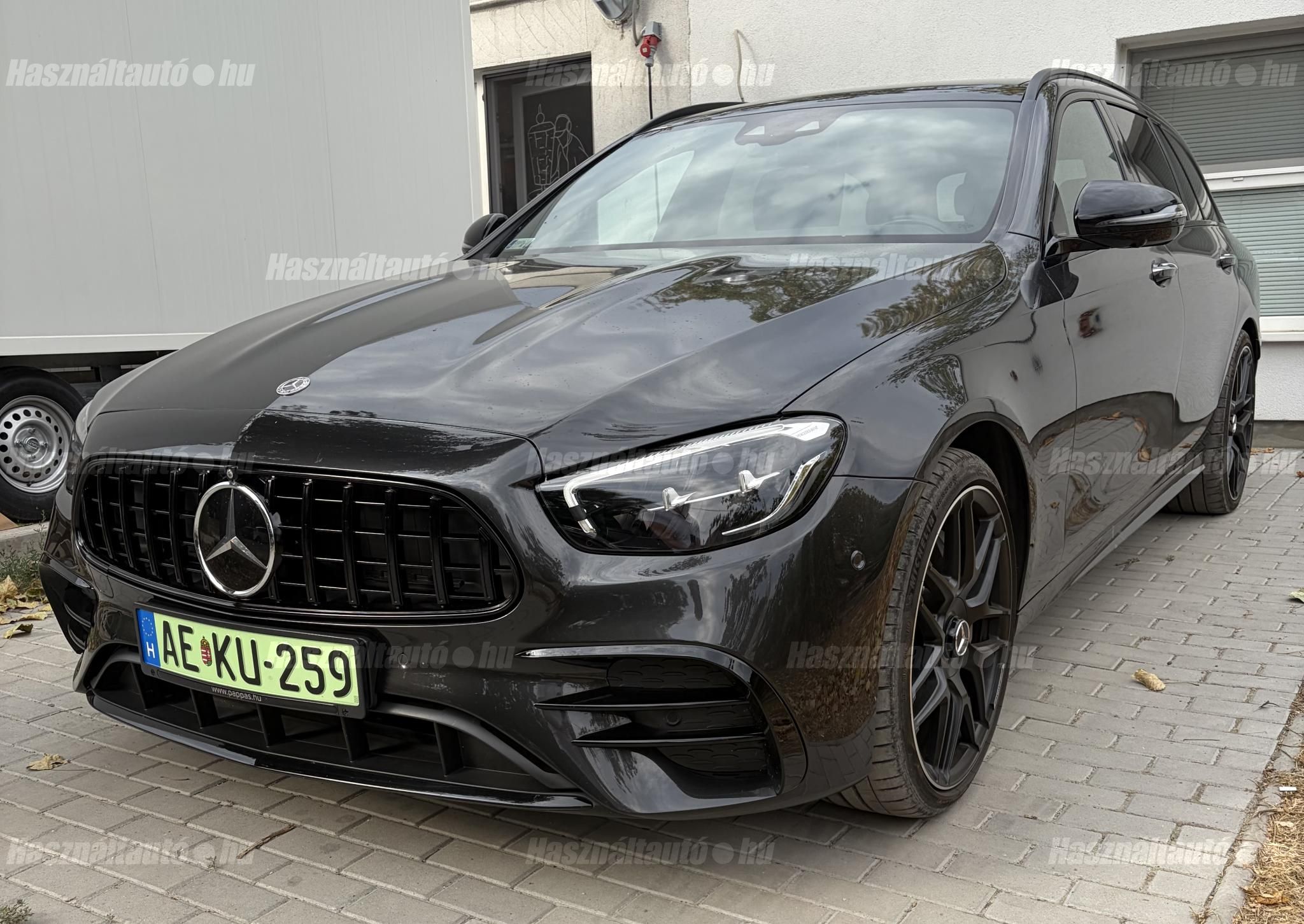 MERCEDES-BENZ E 300 2022/4 - 1