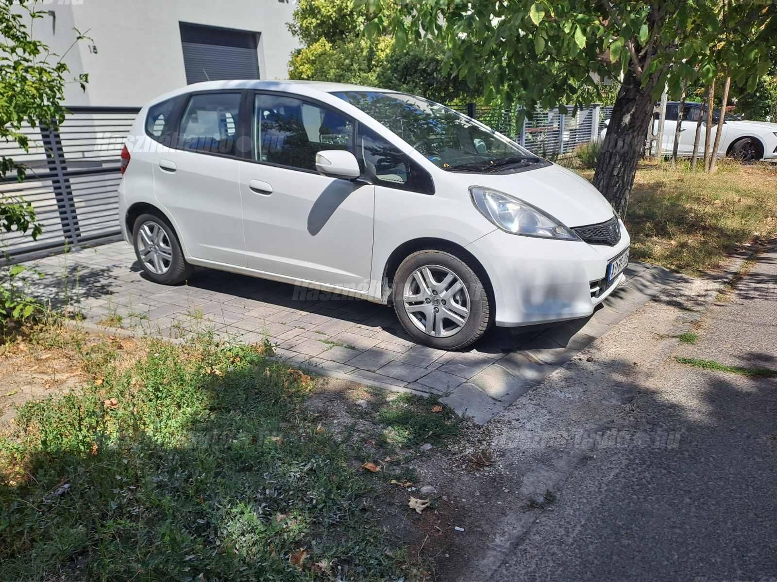 HONDA JAZZ 2012/4 - 1