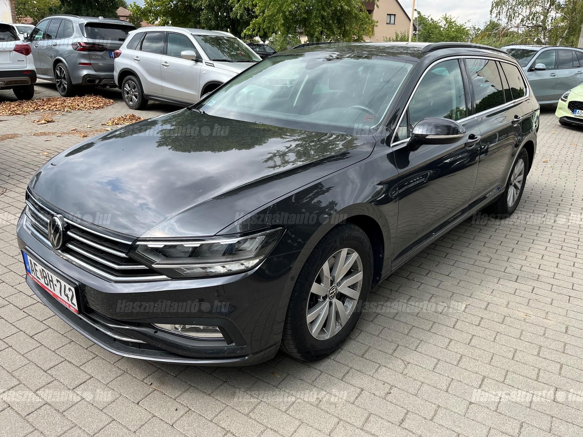 VOLKSWAGEN PASSAT 2023/5 - 1