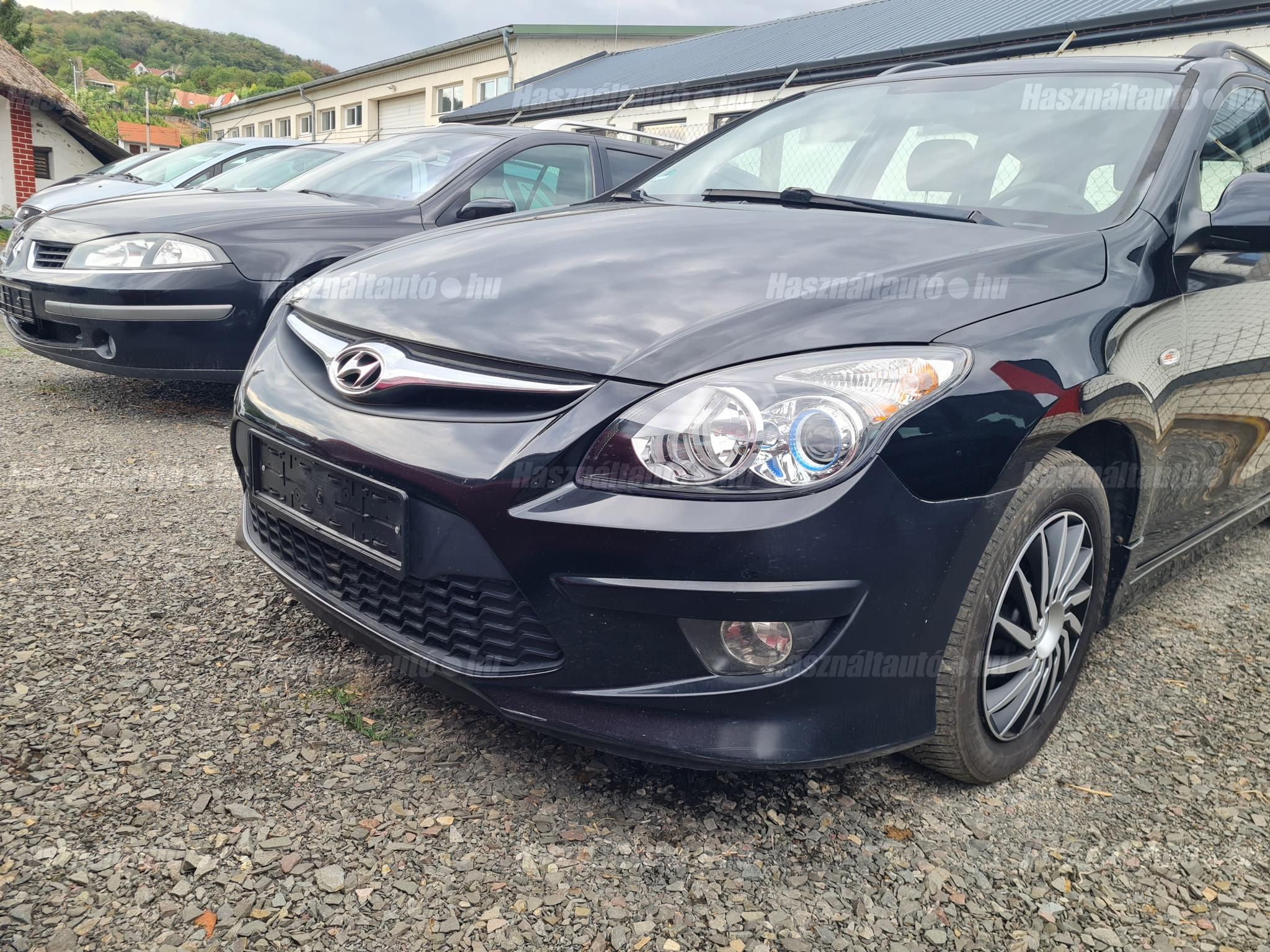 HYUNDAI I30 2011/8 - 1