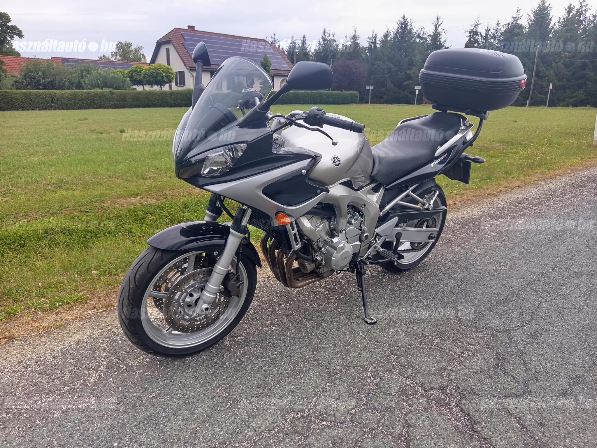 YAMAHA FZ6-S (FAZER) 2004/10 - 1