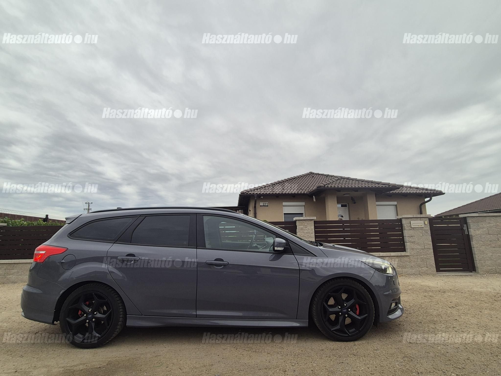 FORD FOCUS 2015/10 - 1