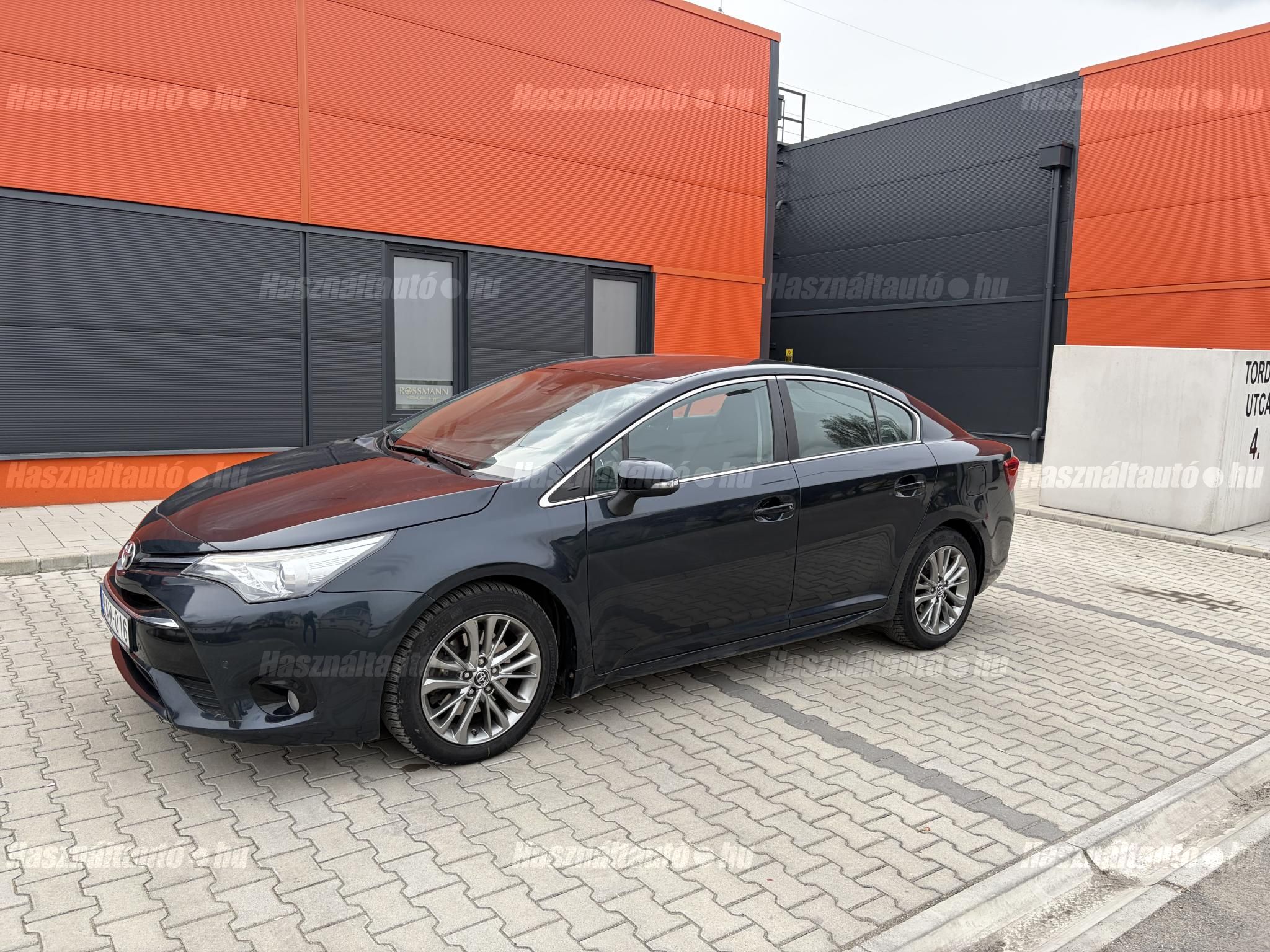 TOYOTA AVENSIS 2016/7 - 1