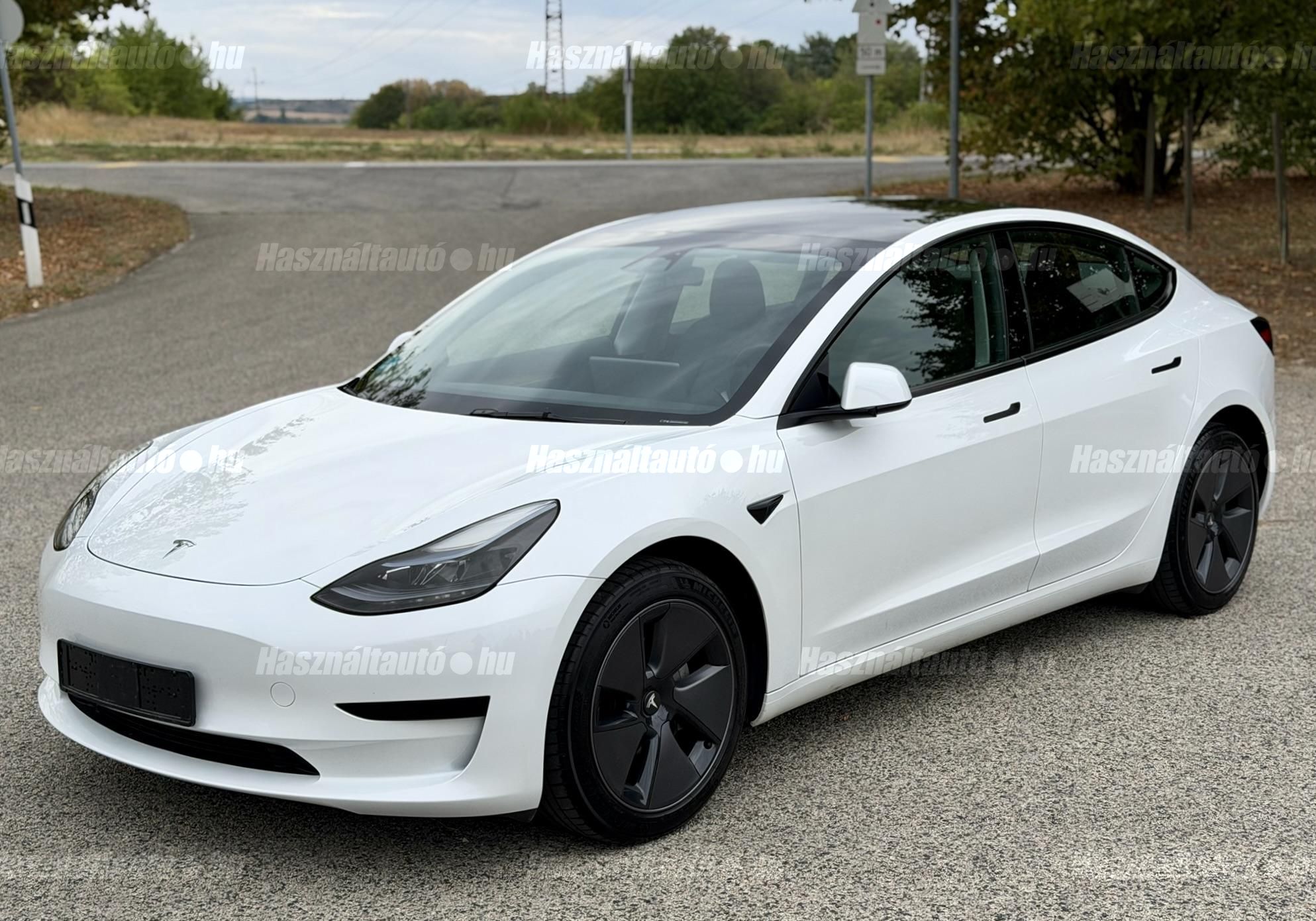 TESLA MODEL 3 2023/5 - 1