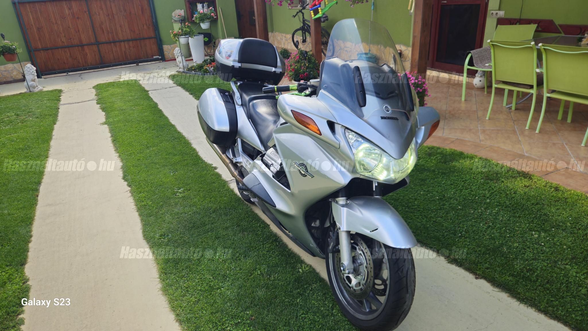 HONDA ST 1300 PAN EUROPEAN 2006/3 - 1