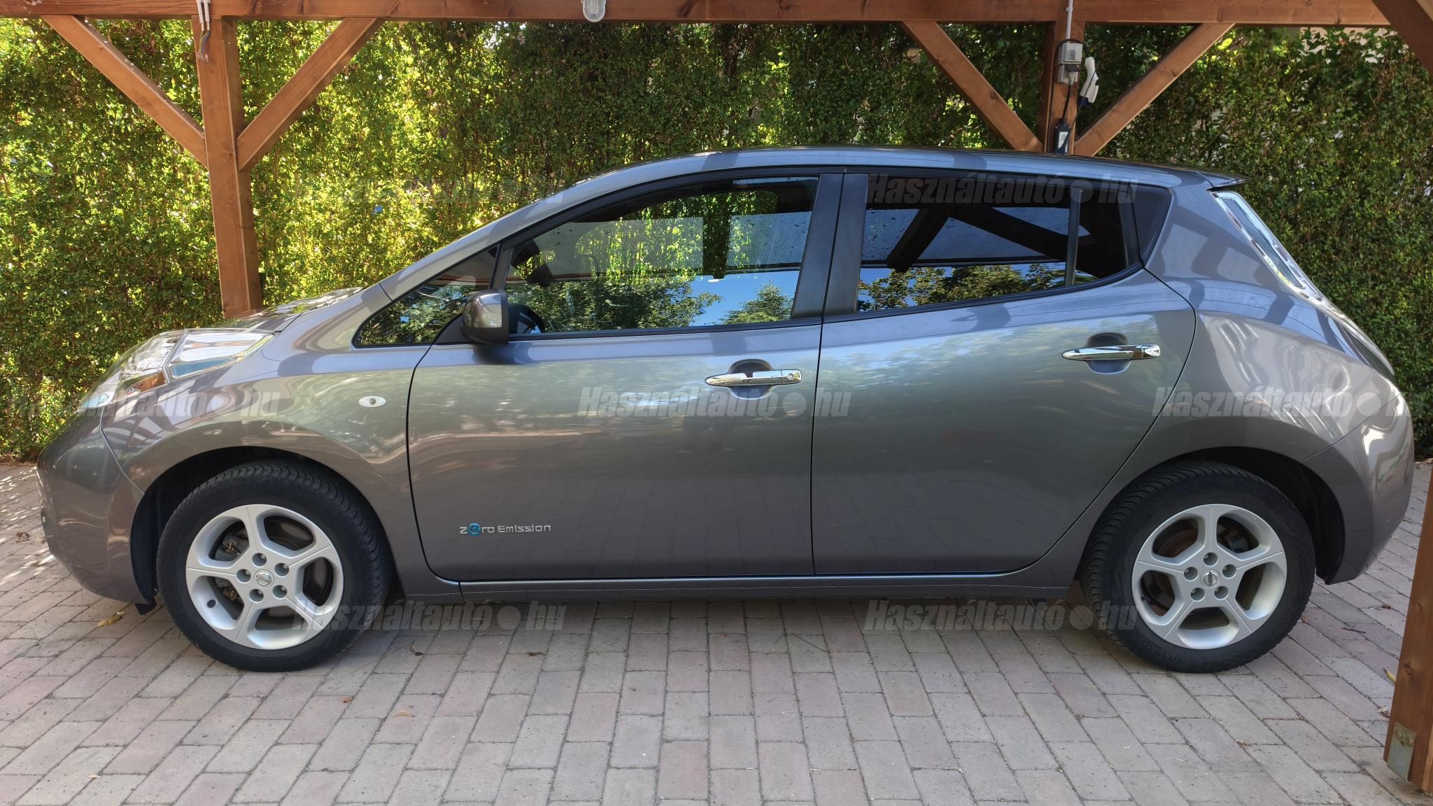 NISSAN LEAF 2017/9 - 1